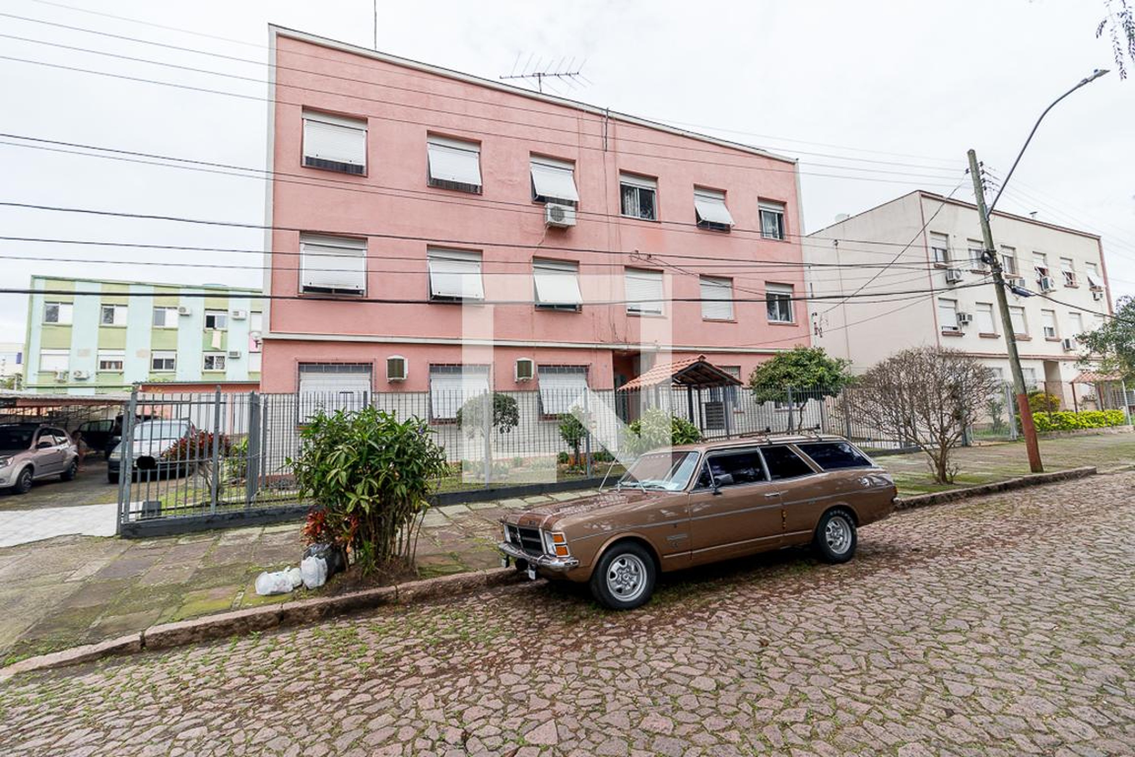 Fachada Condomínio em Rua Itiberê da Cunha, 63
