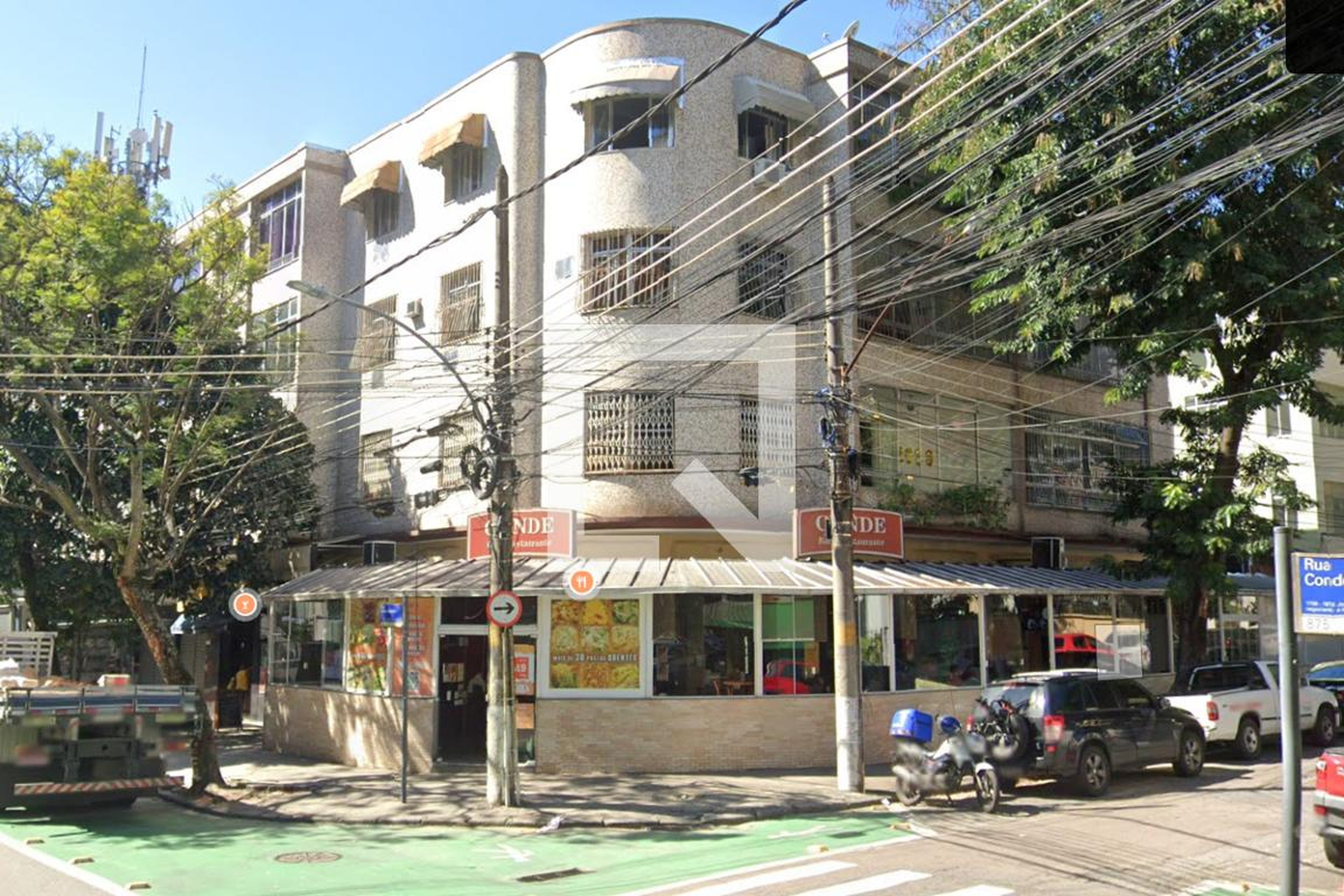 Fachada Condomínio em Rua Conde de Bonfim, 867