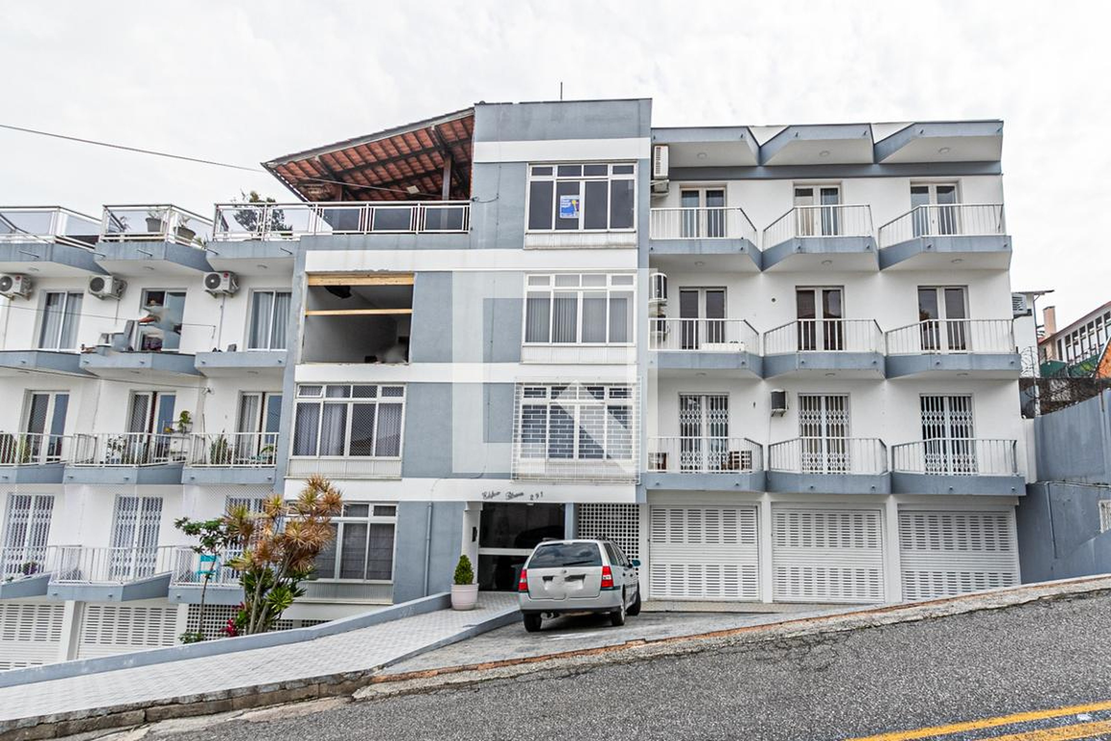 Fachada Condomínio em Rua Papa João XXIII, 291