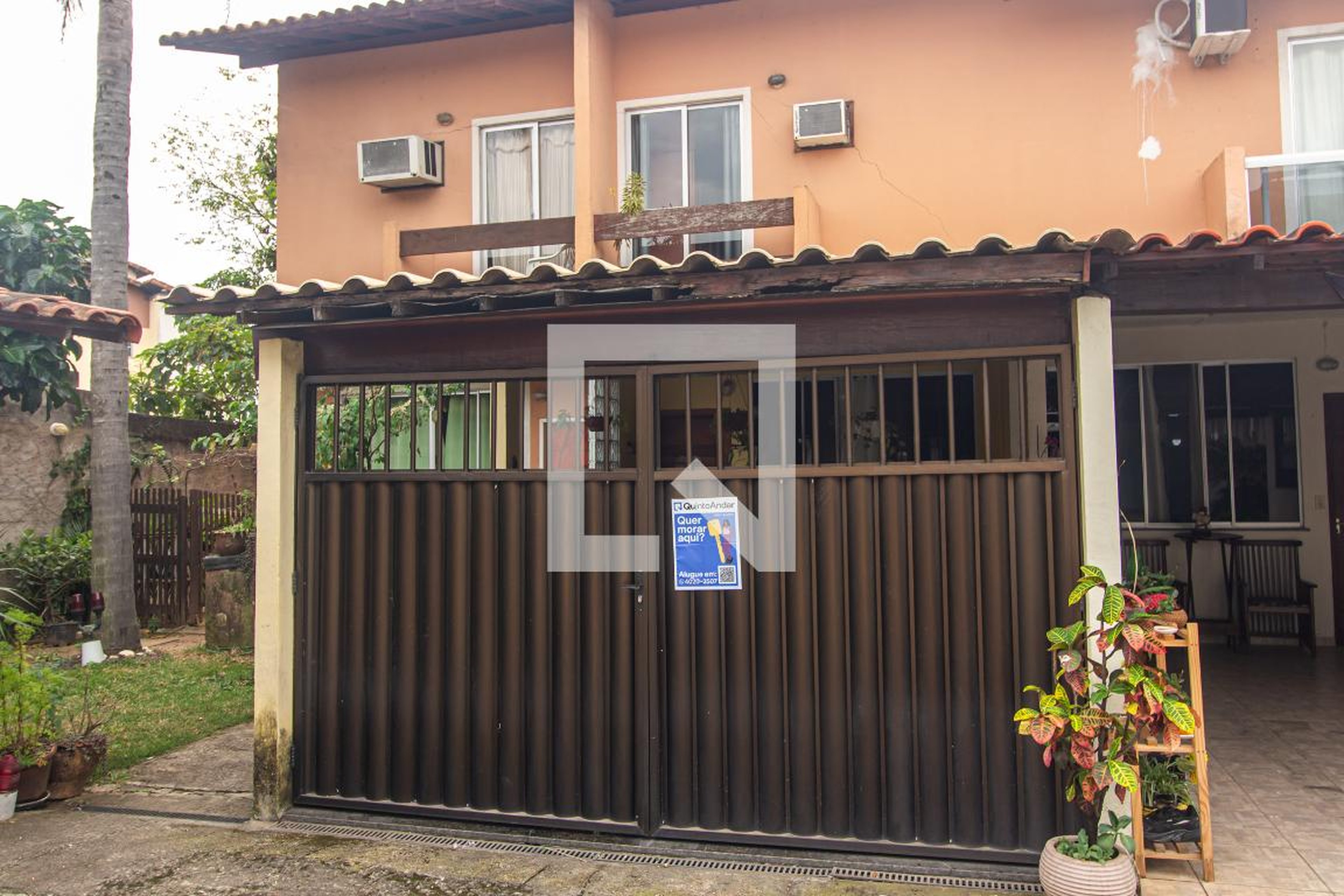 Fachada Condomínio em Estrada do Campinho, 2261