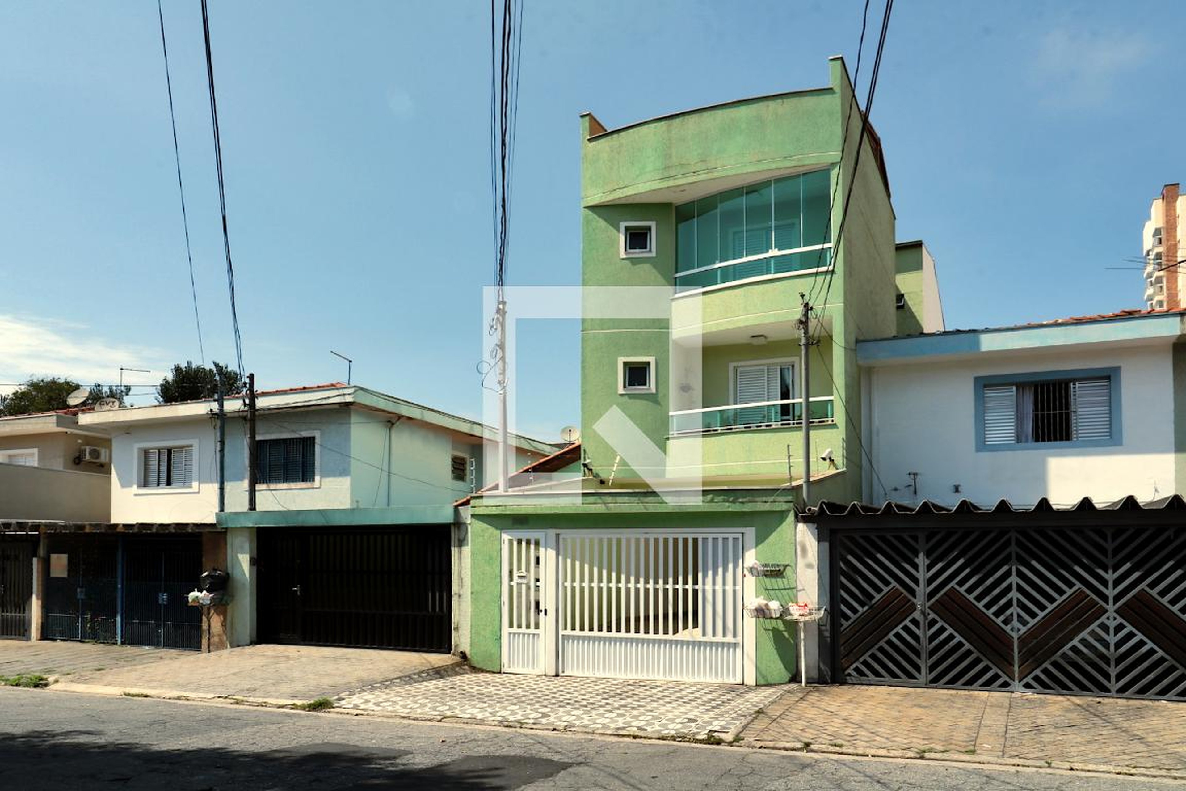 Fachada Condomínio em Rua Caiapós, 242