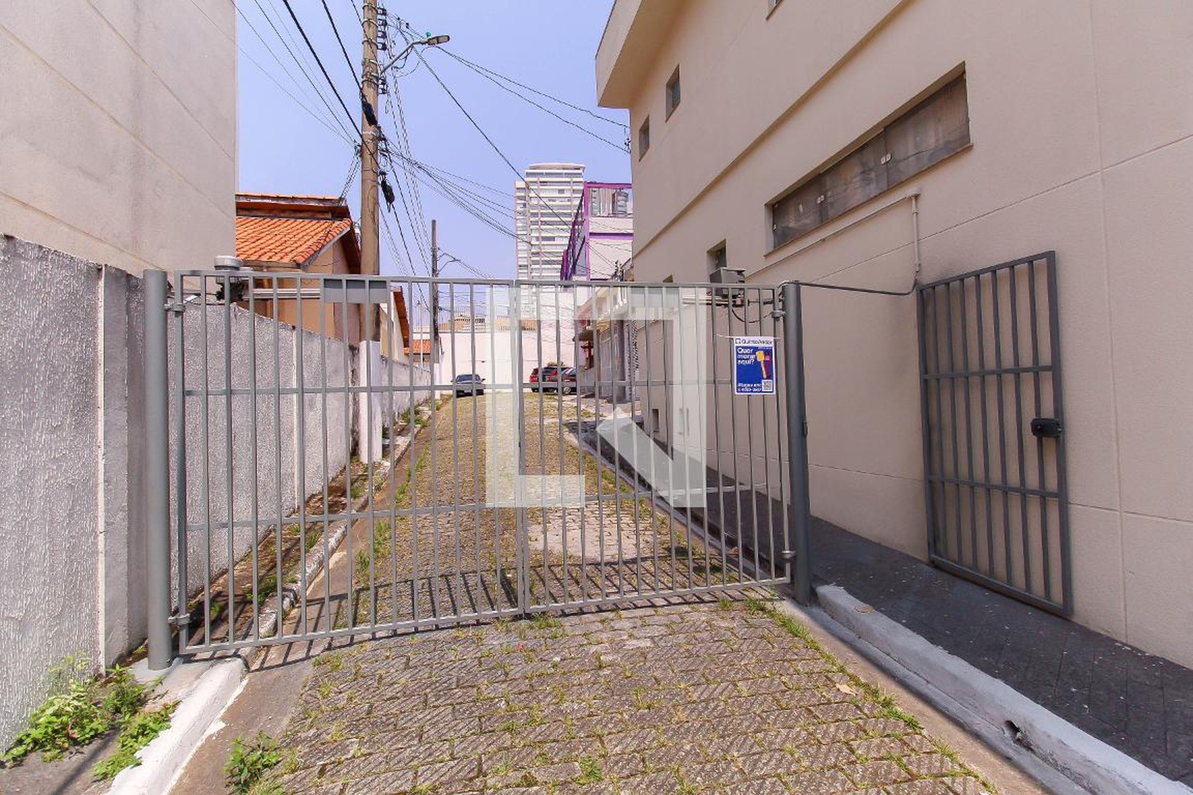 Fachada Condomínio em Rua Antônio Moutinho, 60