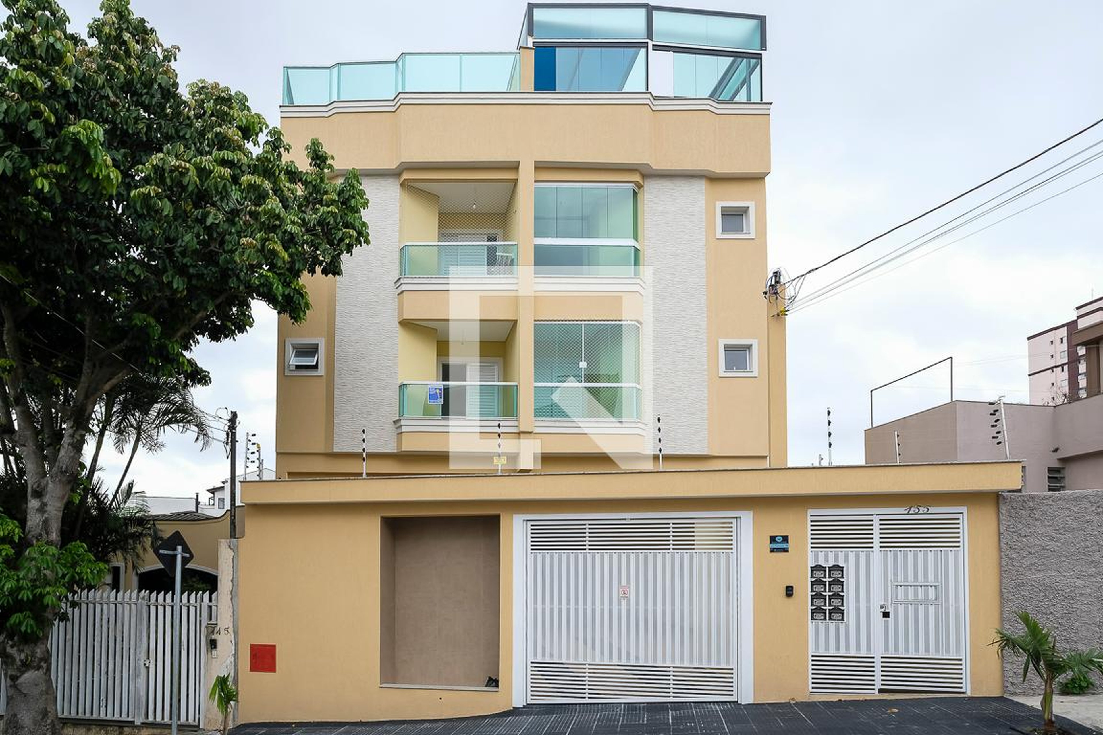 Fachada do Prédio Condomínio em Rua dos Jequitibás, 455