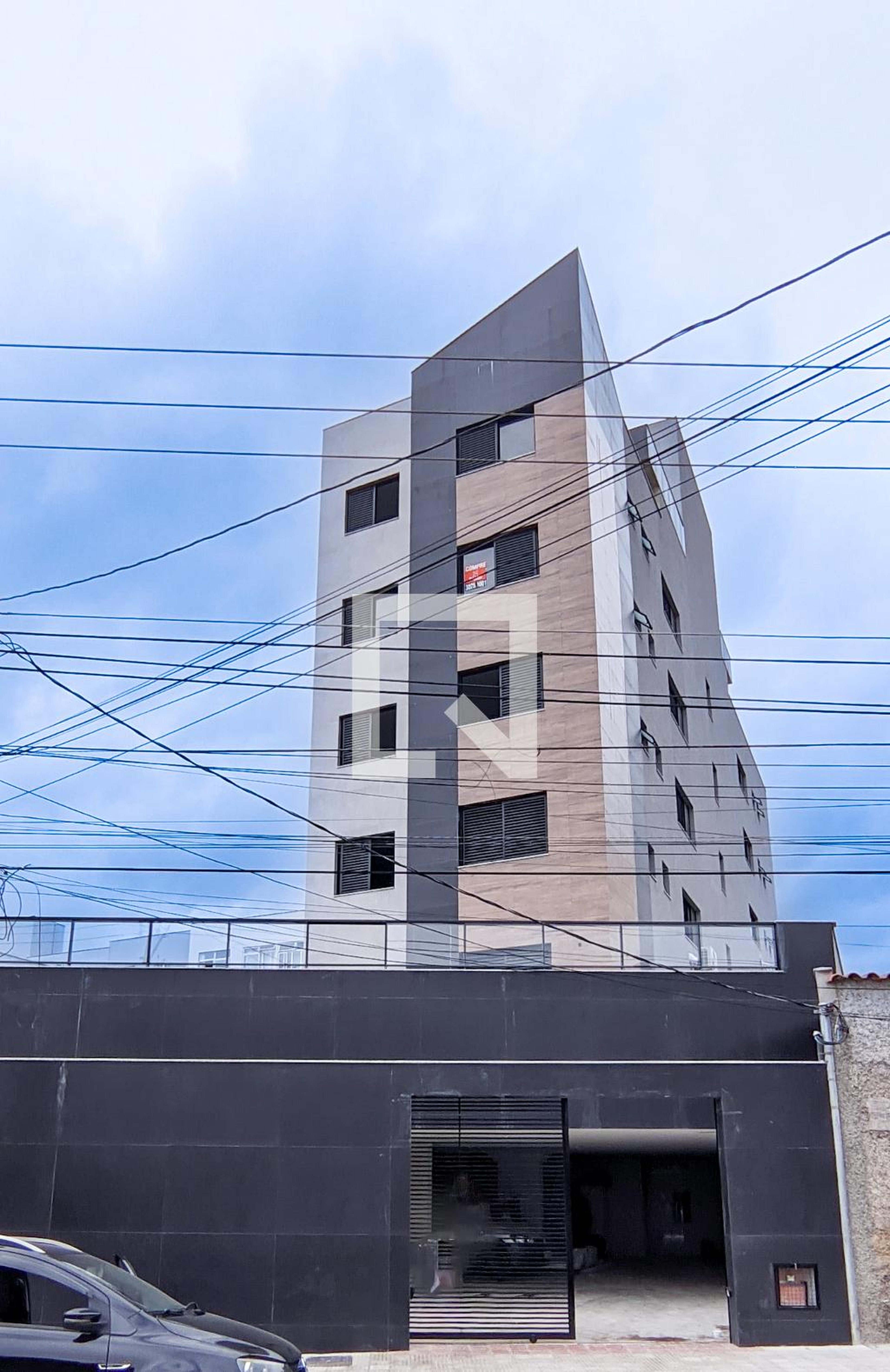 Fachada Condomínio em Rua Maestro Delê Andrade, 809