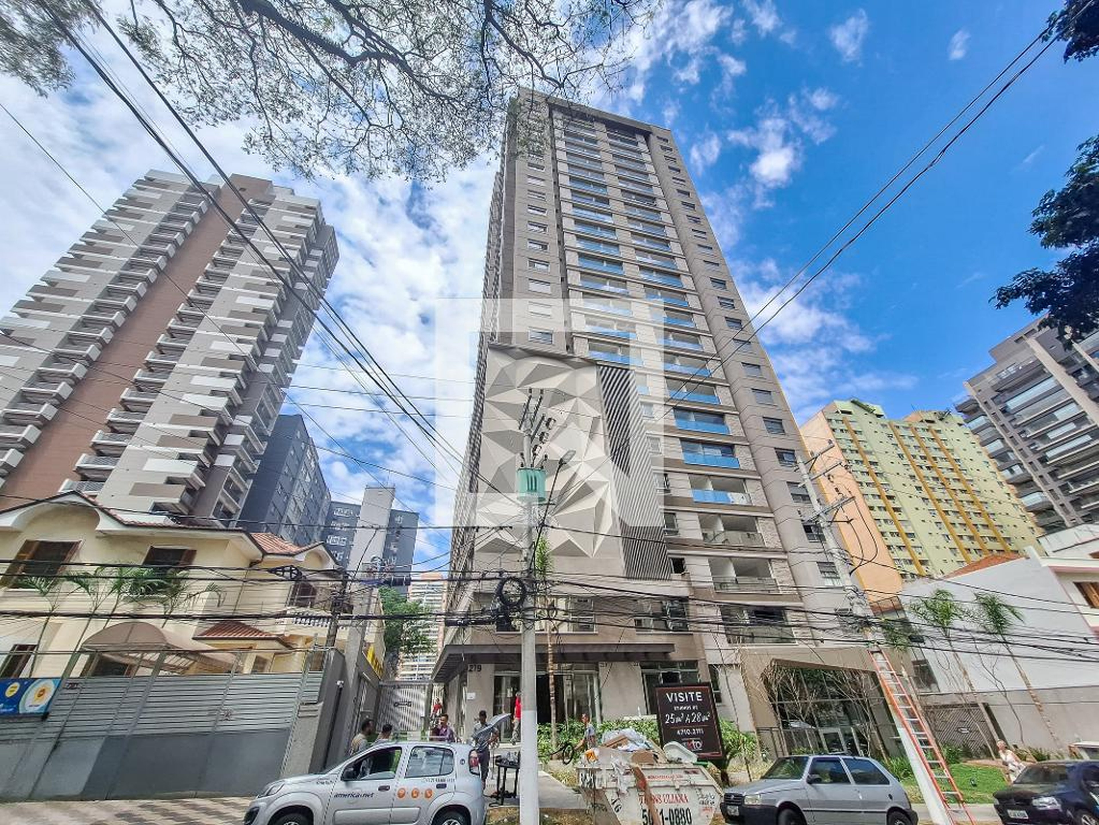 Fachada Condomínio em Rua Eça de Queiroz, 190