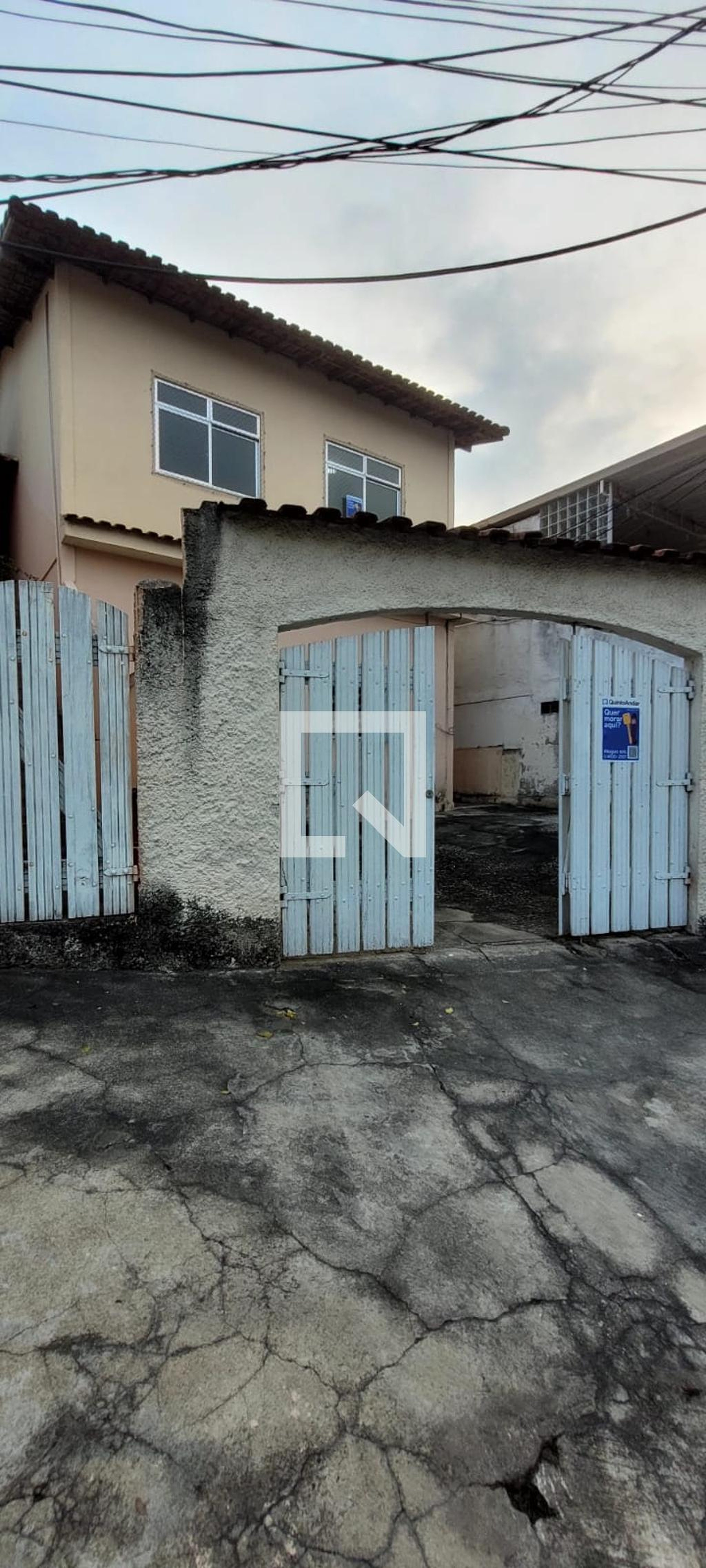 Fachada Condomínio em Rua Tupã, 85