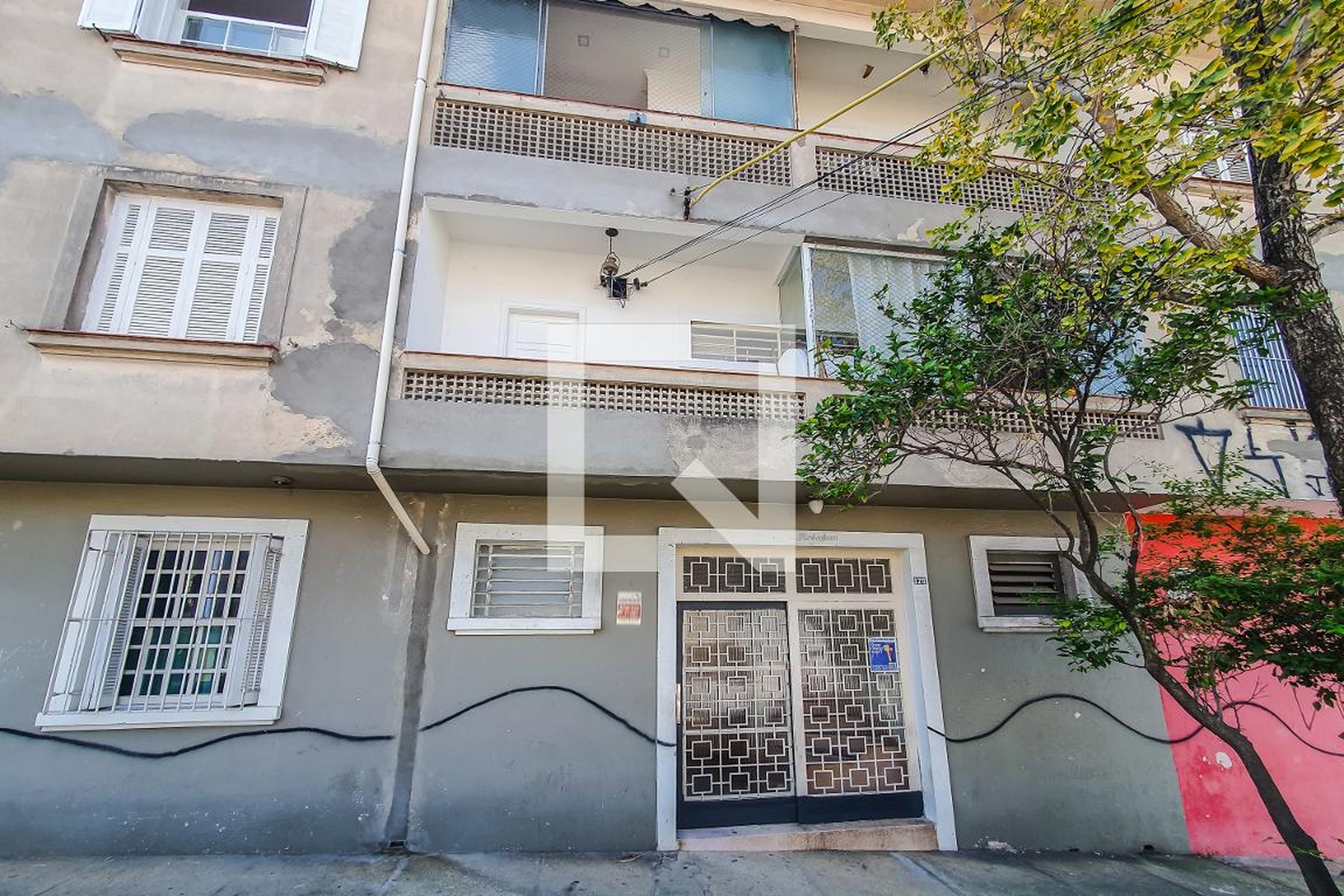 Fachada do Prédio Condomínio em Rua do Grito, 175