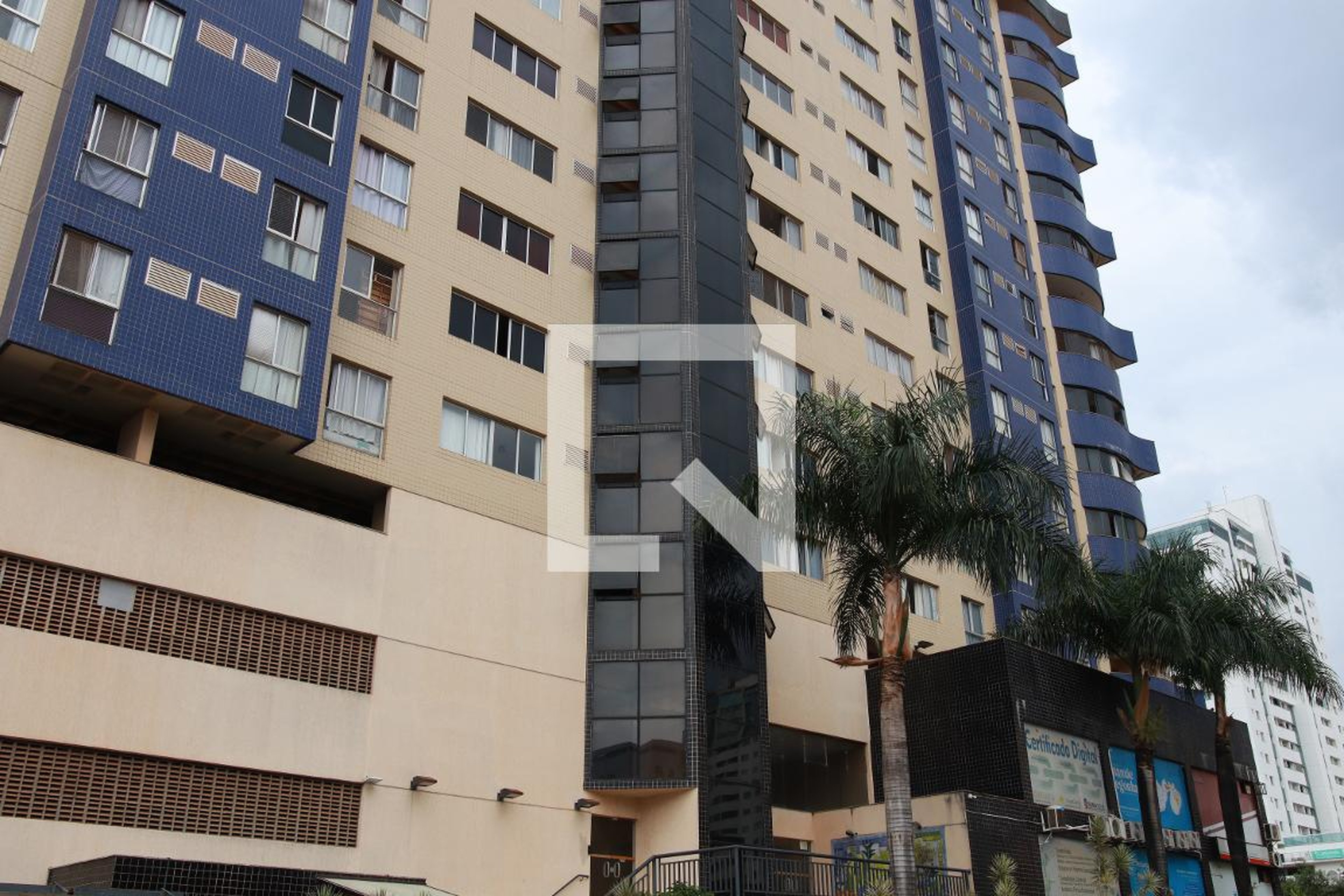 Fachada Condomínio em Rua 34 Sul, 4