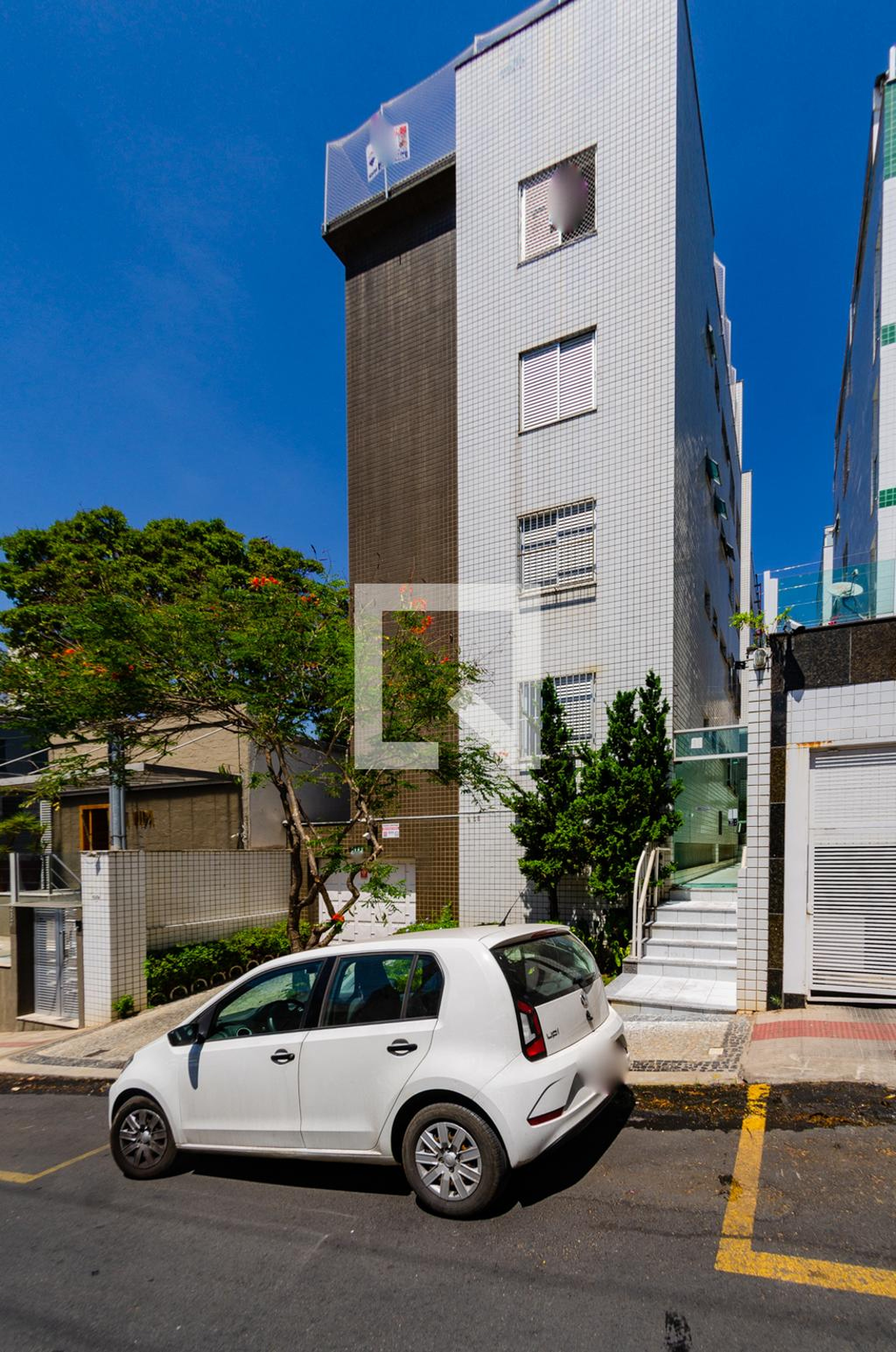 Fachada Condomínio em Rua Rio Claro, 225