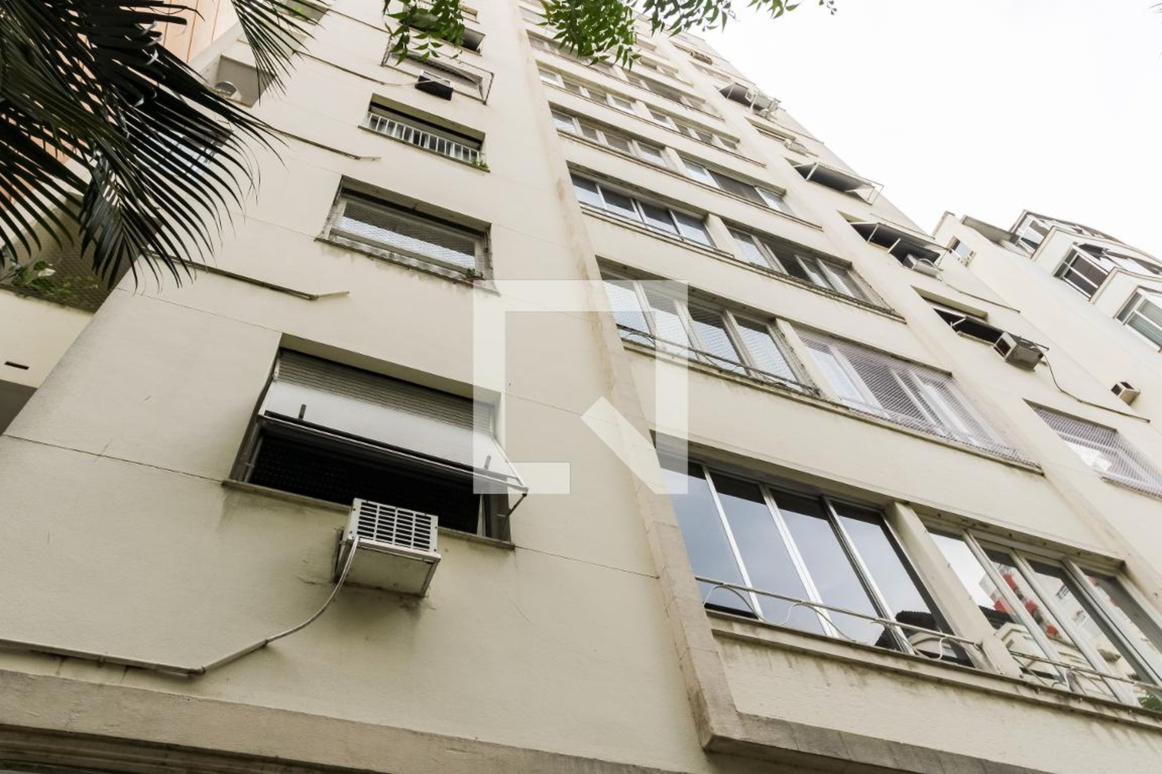 Fachada do Prédio Condomínio Pampeiro