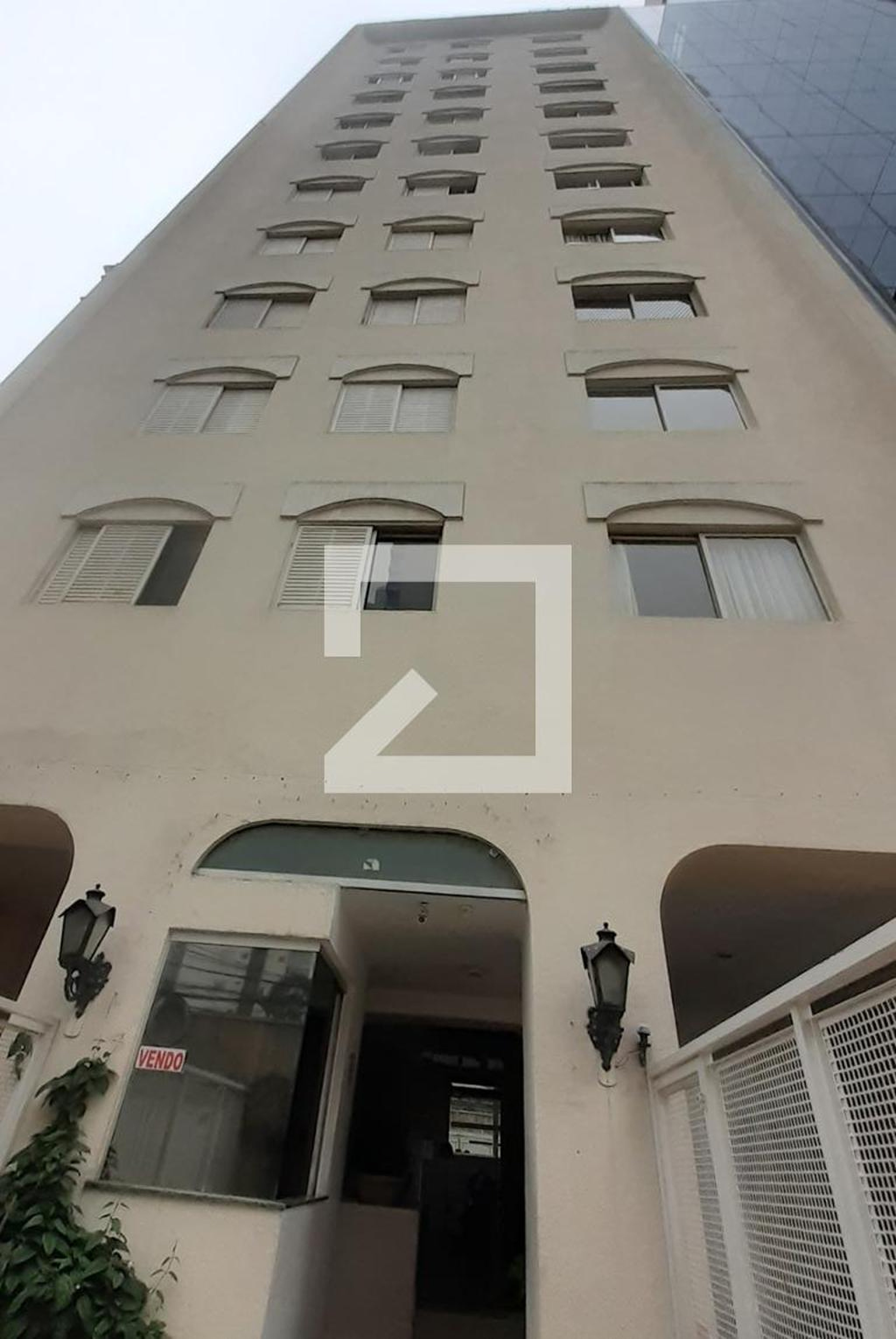 Fachada Condomínio em Rua João Del Moura, 360