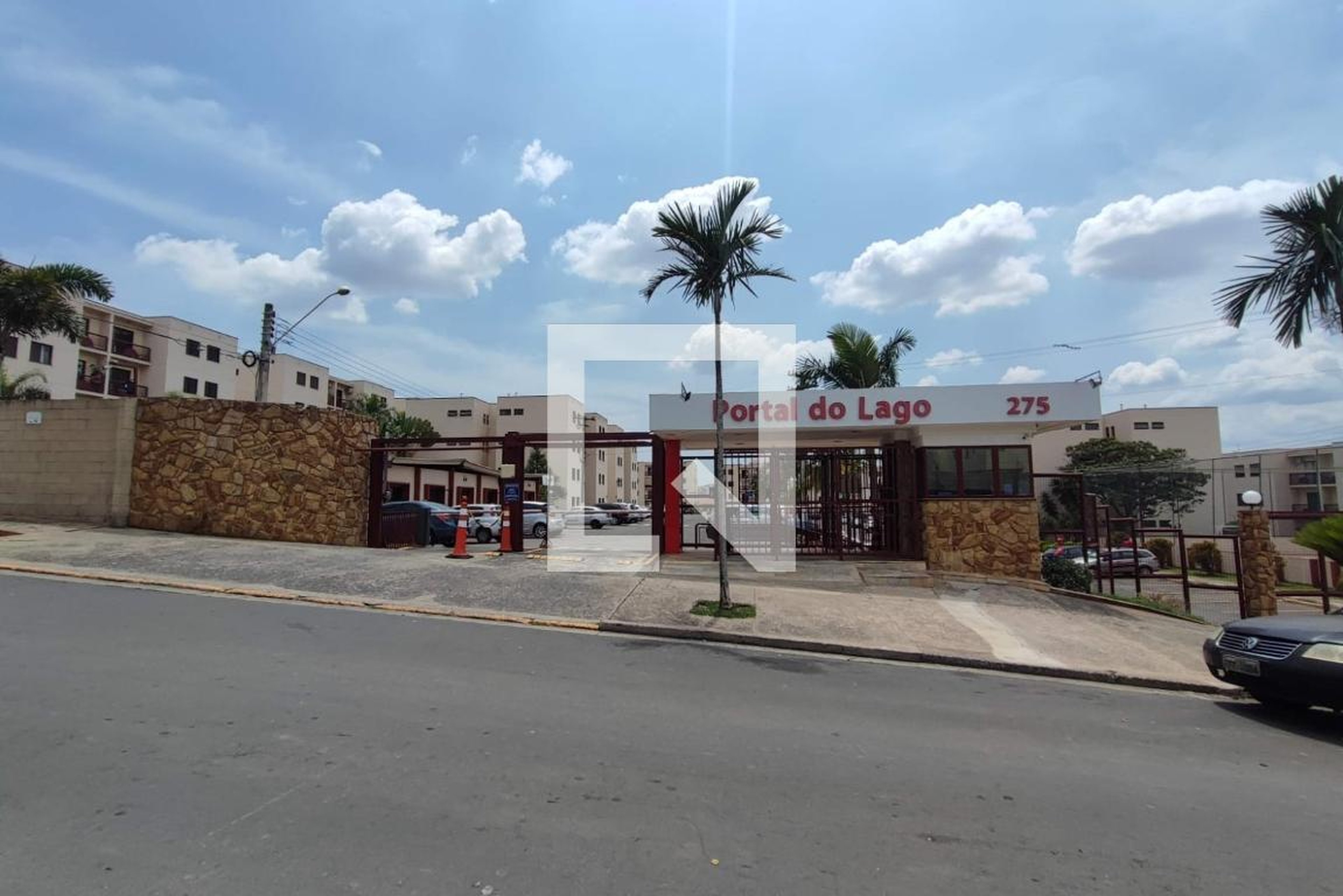 Fachada do Condomínio Condomínio em Avenida Engenheiro Márcio Duarte Ribeiro, 275