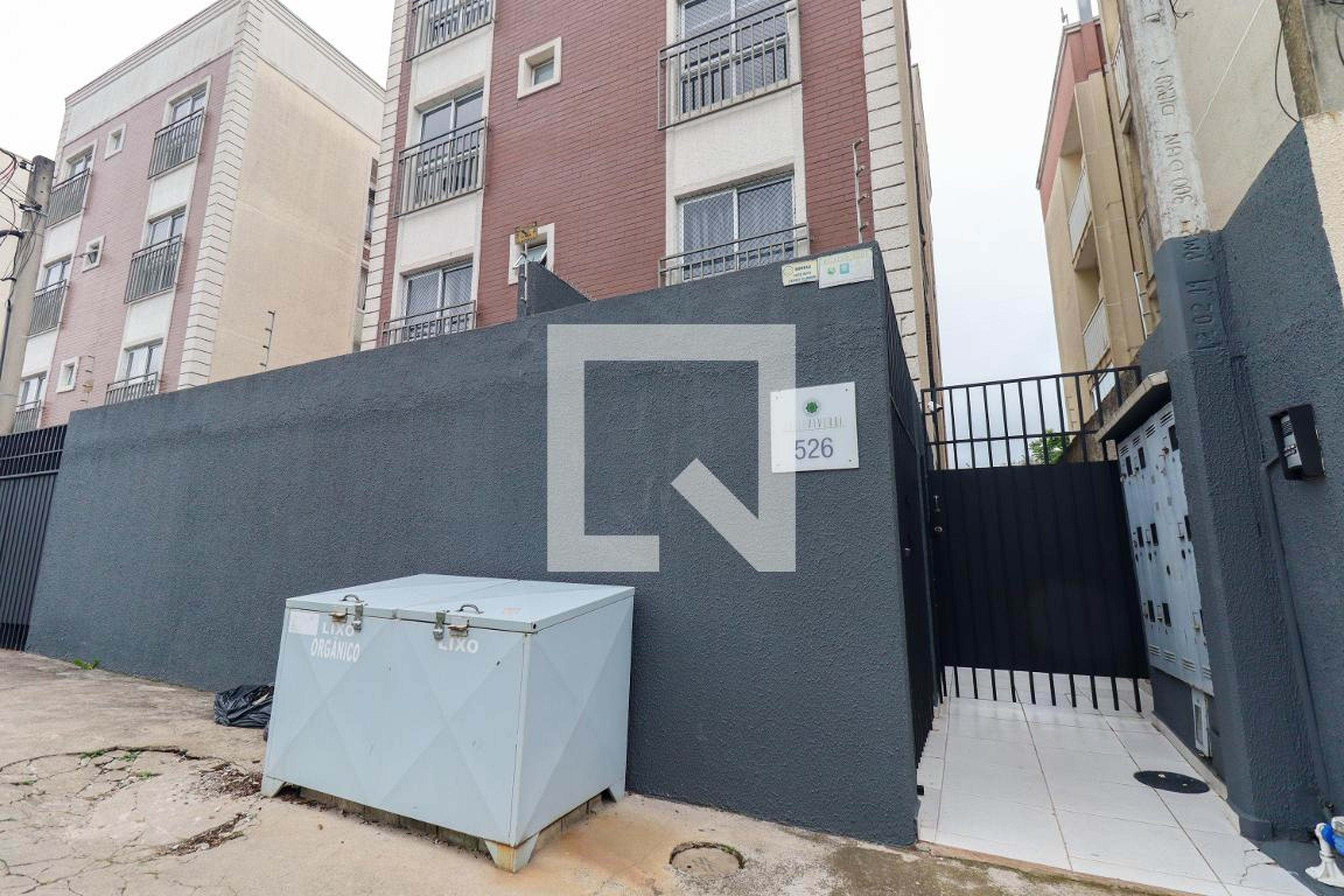 Fachada do Condomínio Condomínio em Rua Severino Fasolin, 526