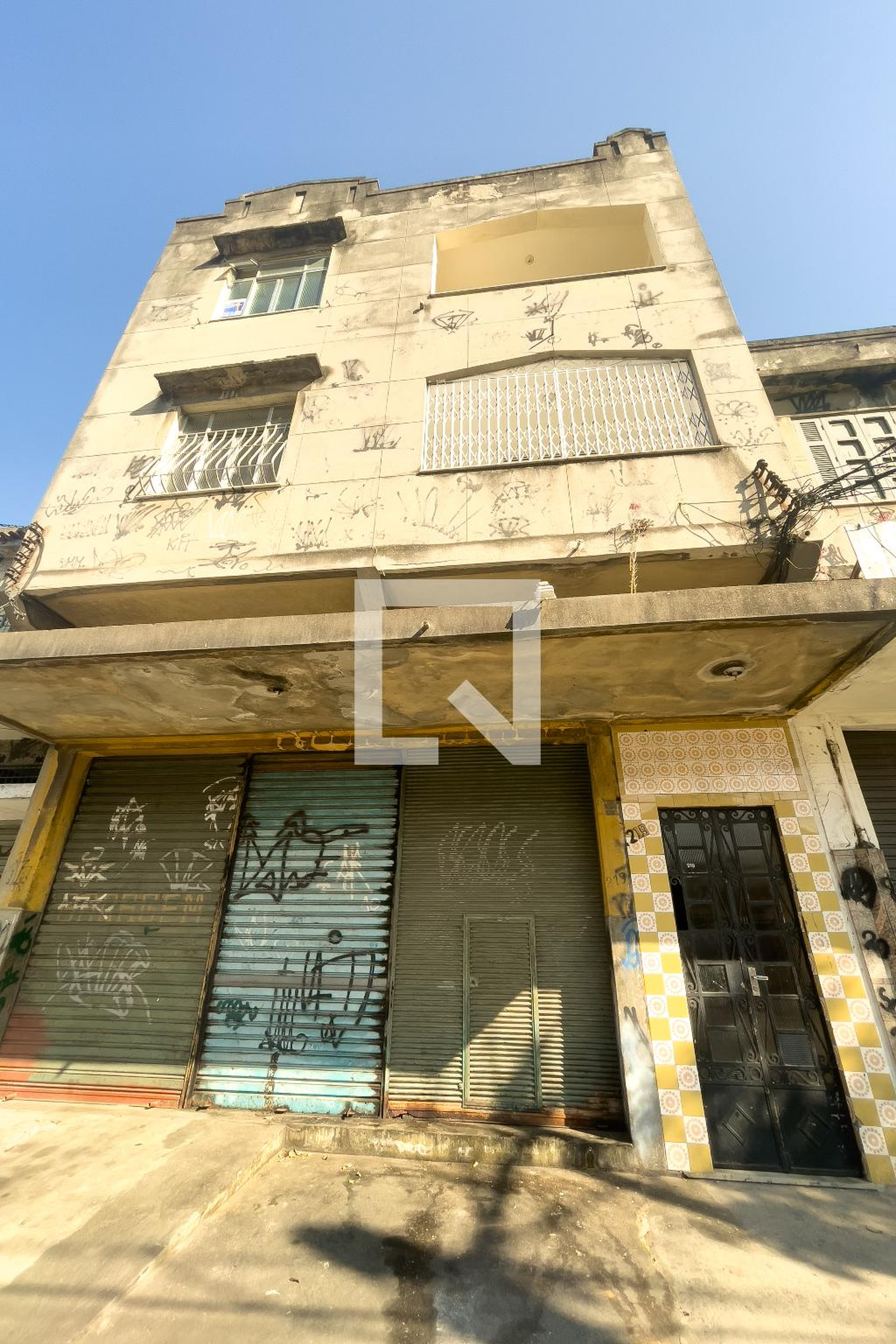 Fachada Condomínio em Rua São Lourenço, 219