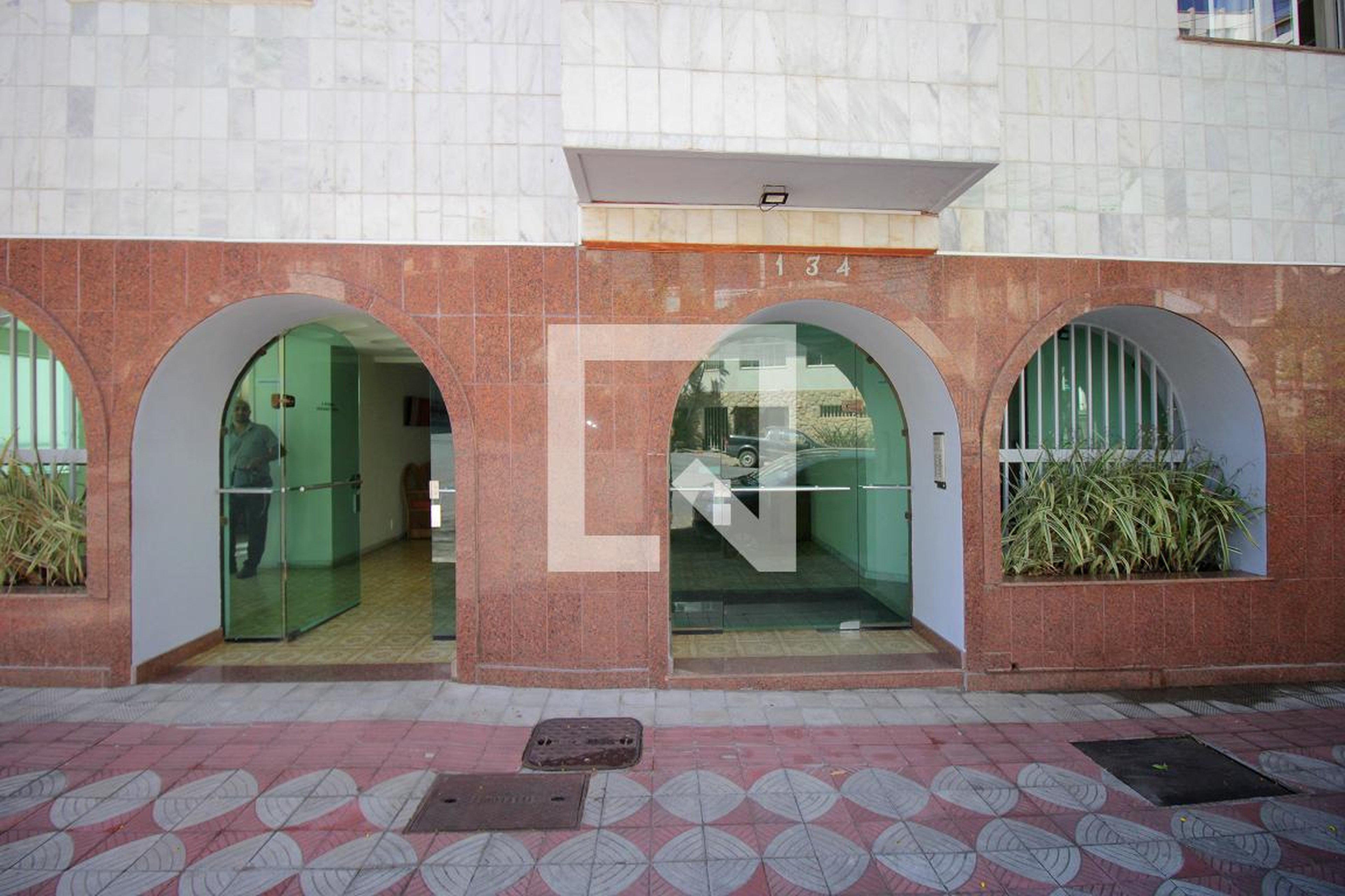 Fachada Condomínio em Rua Trópicos, 134