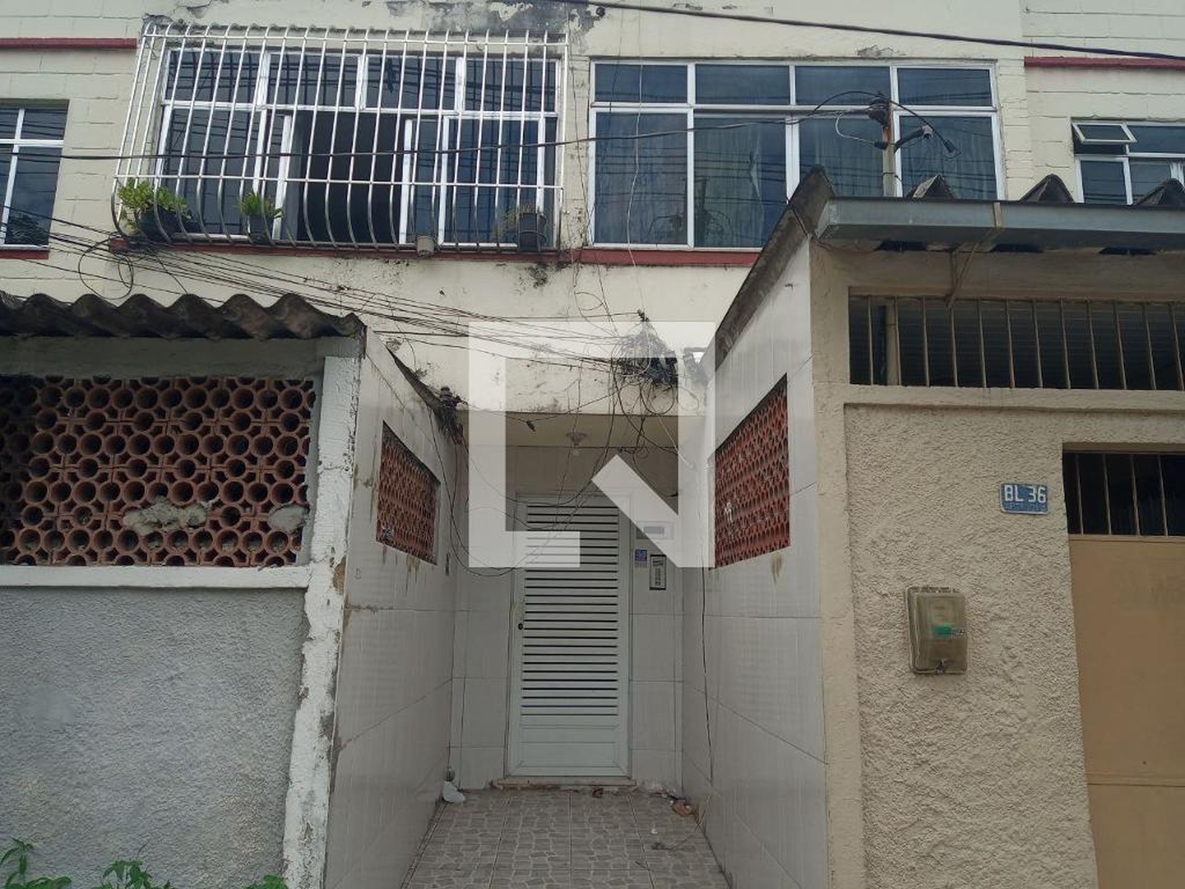Fachada Condomínio em Avenida Tenente Rebelo, 36