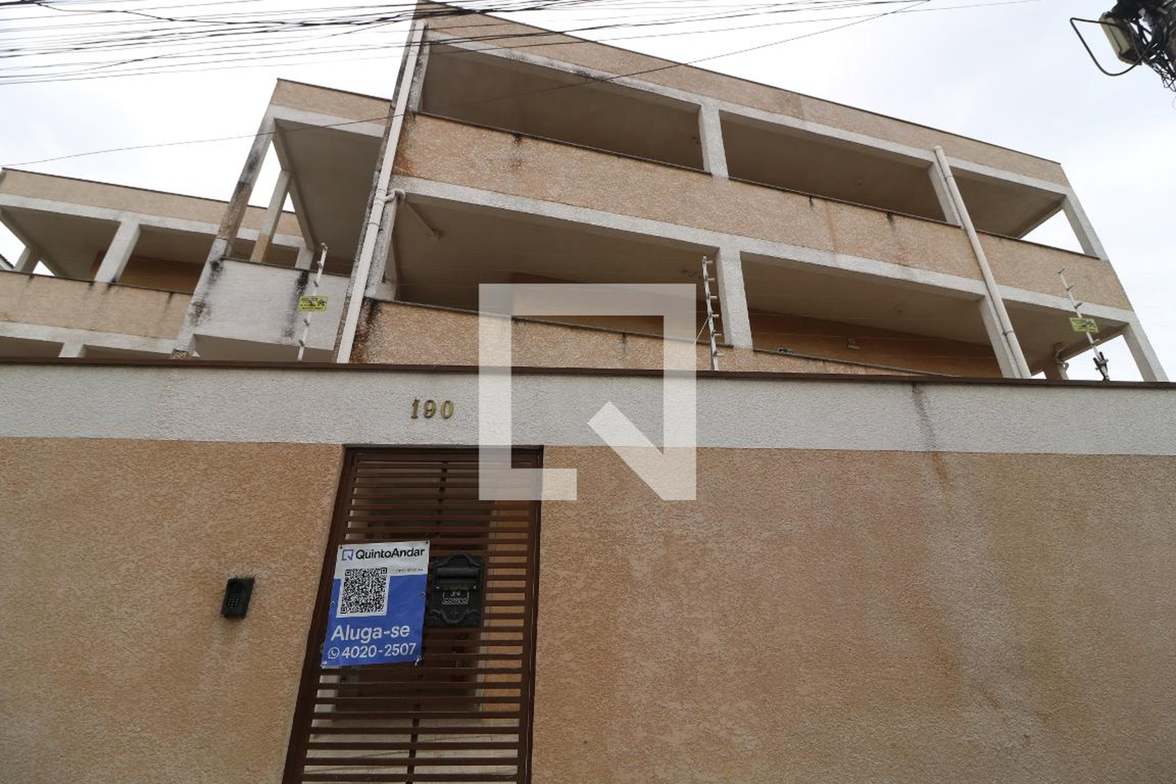 Fachada Condomínio Emilezola