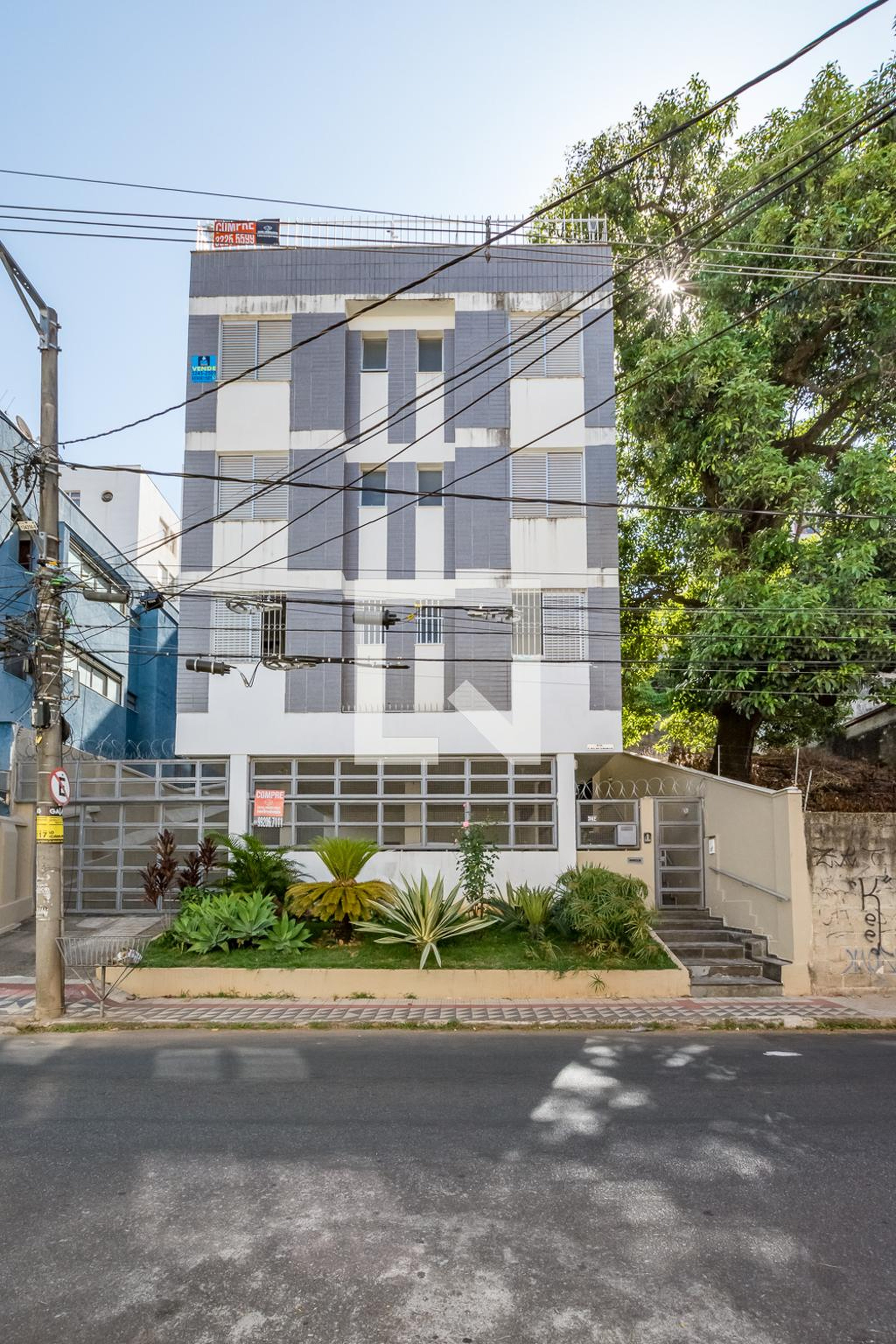 Fachada Condomínio em Rua Tavares Bastos, 342