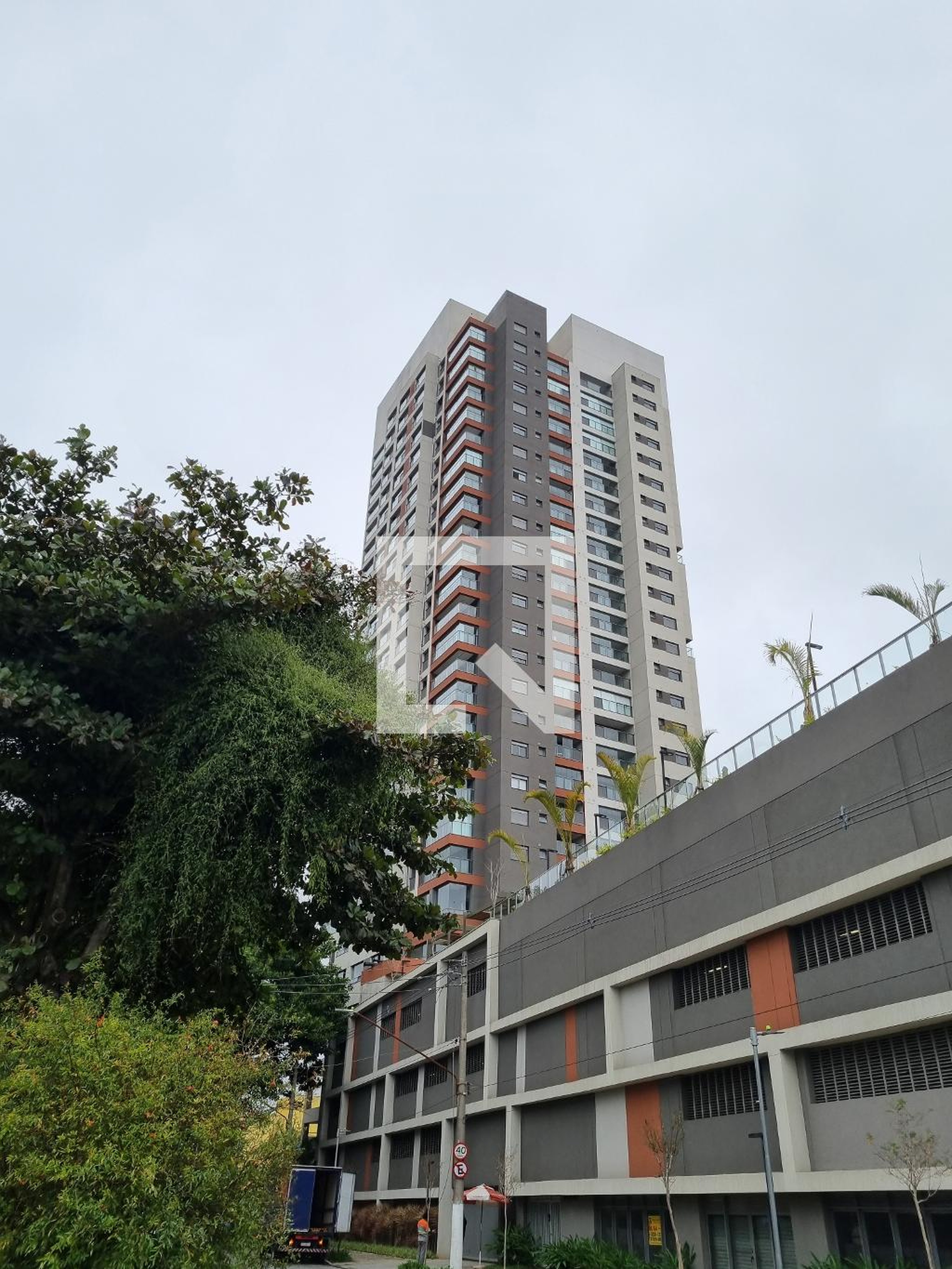 Fachada Condomínio em Avenida Vereador José Diniz, 351