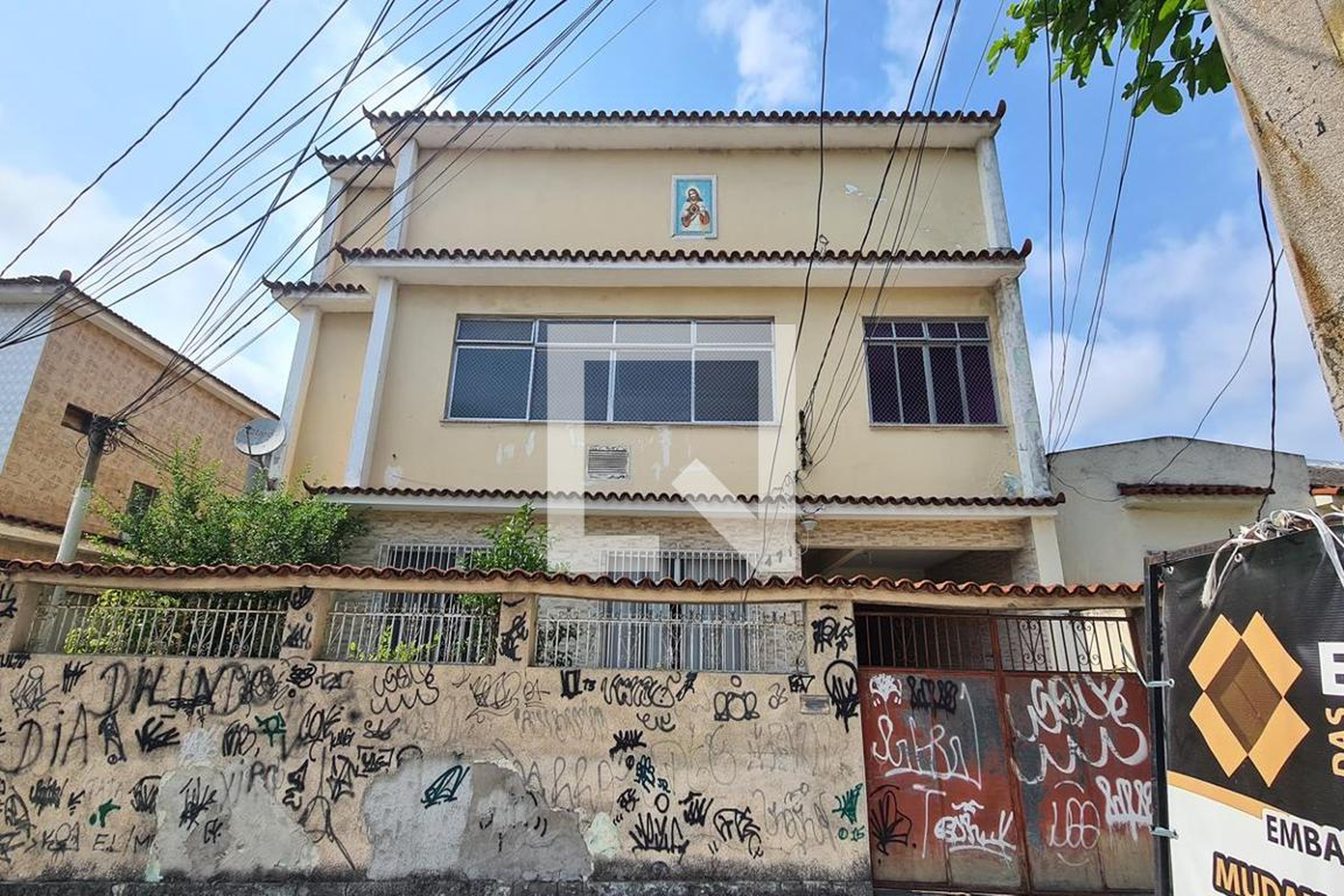 Fachada Condomínio em Rua Fernando Esquerdo, 471