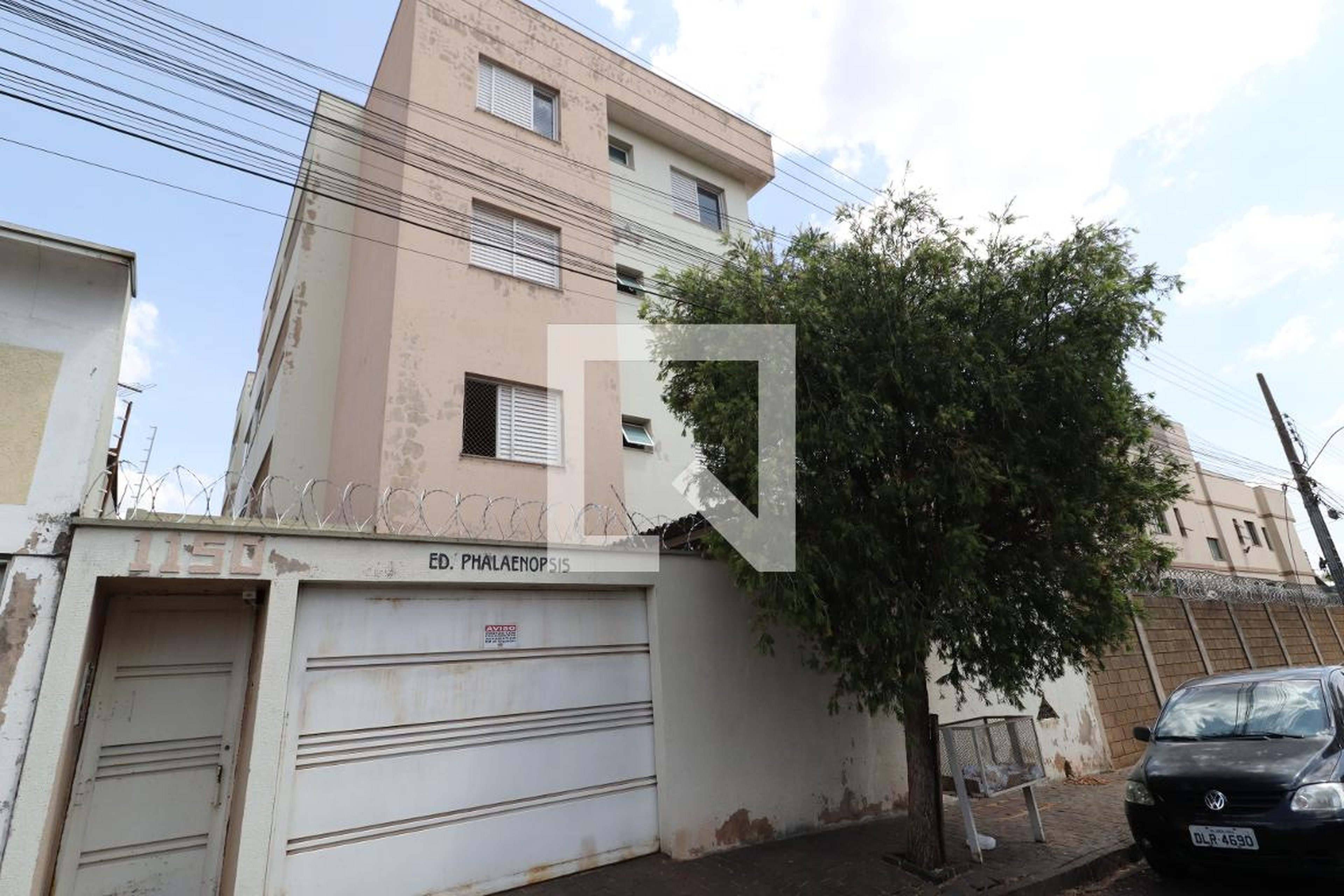 Fachada do Prédio Condomínio em Rua Álvares de Azevedo, 1150