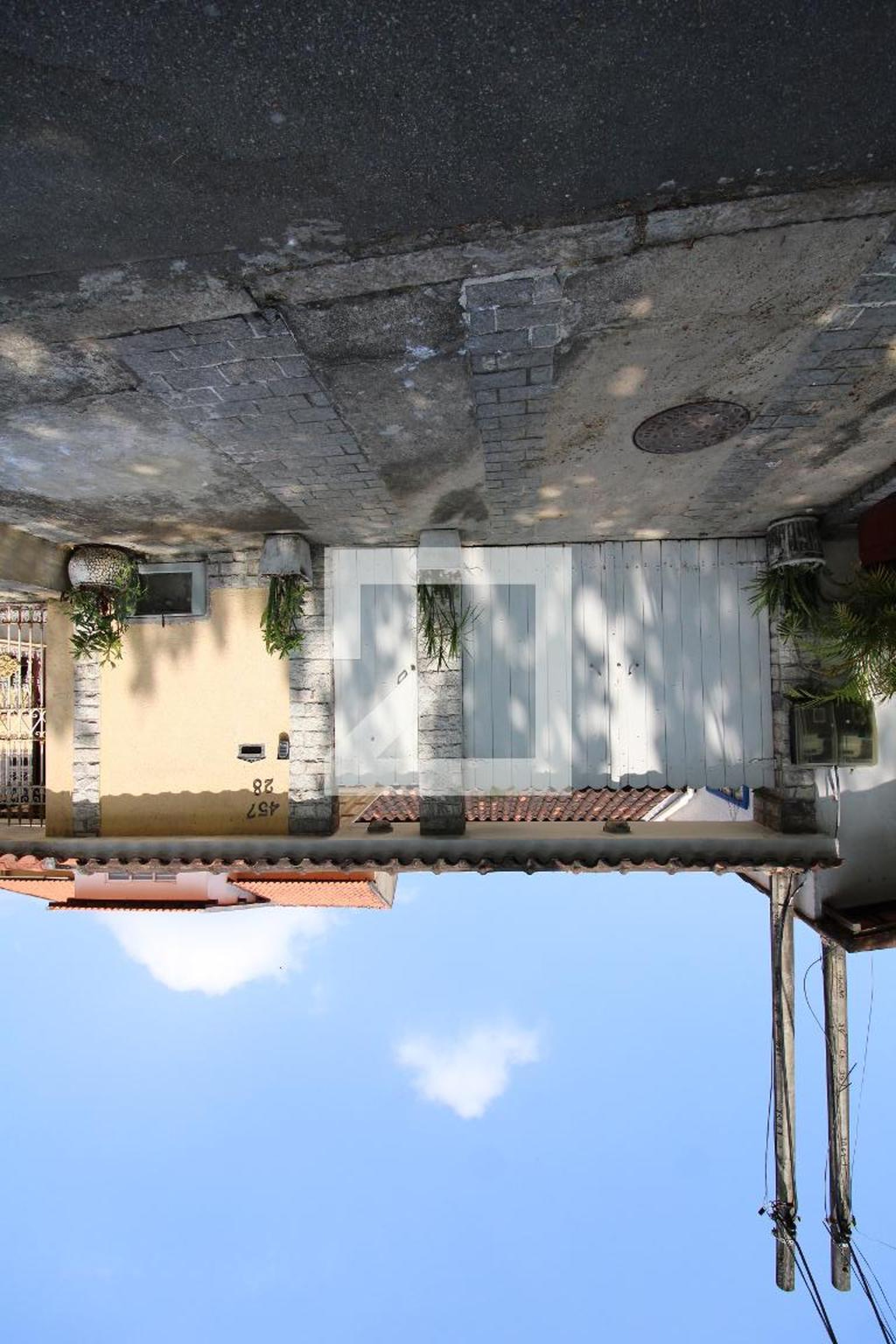 Fachada Condomínio em Rua O Tempo e O Vento, 457