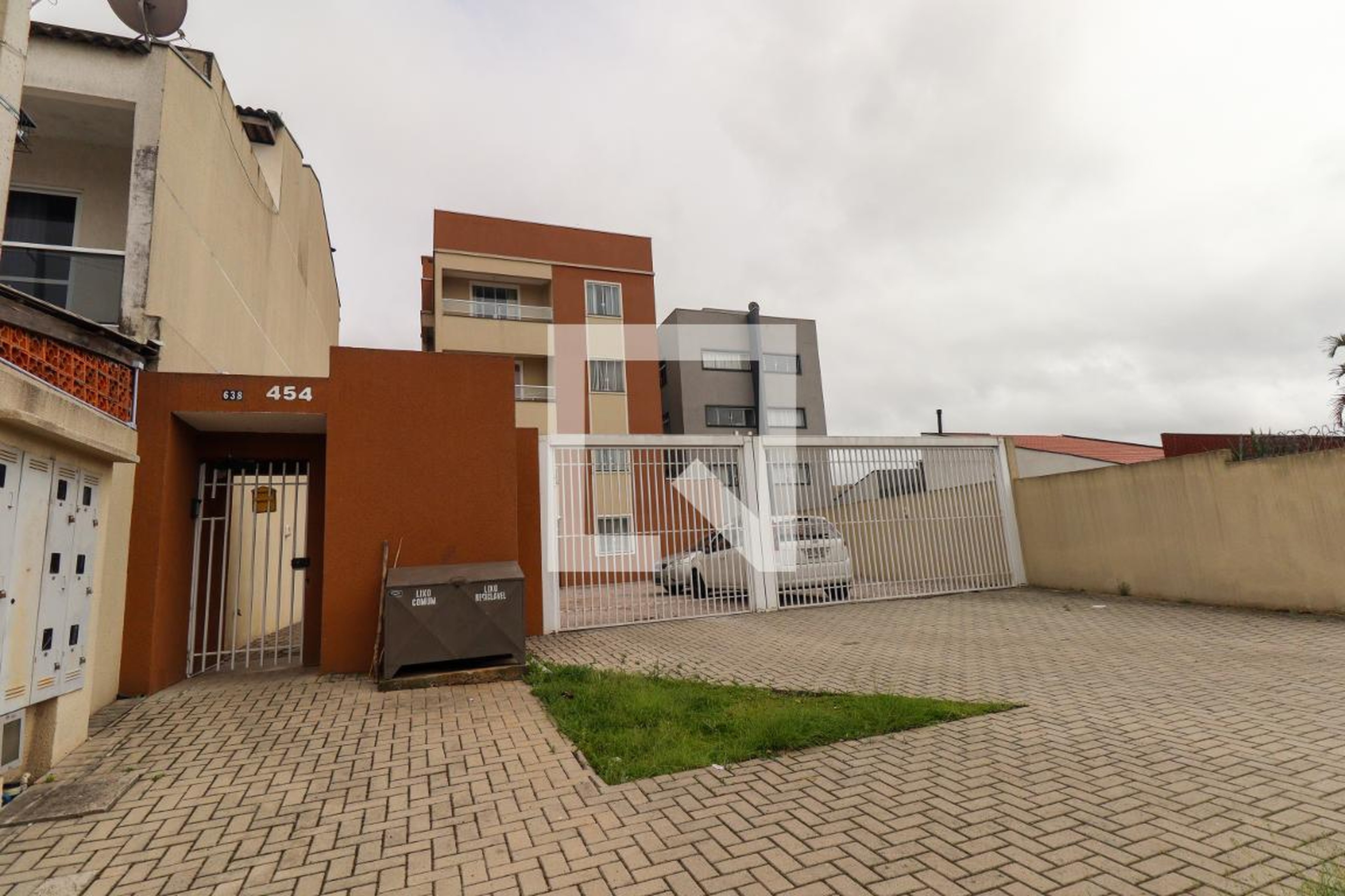 Fachada do Condomínio Condomínio em Rua João Alceu Fialla, 454