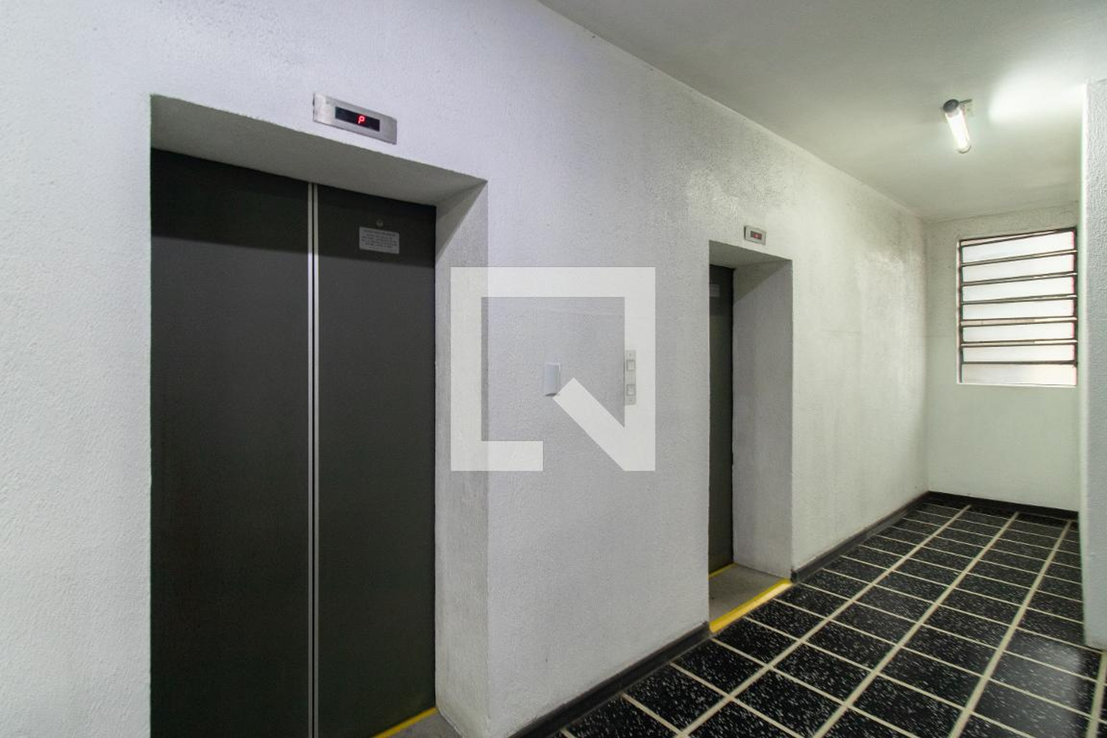 Elevador - Edifício Galeria A Nação