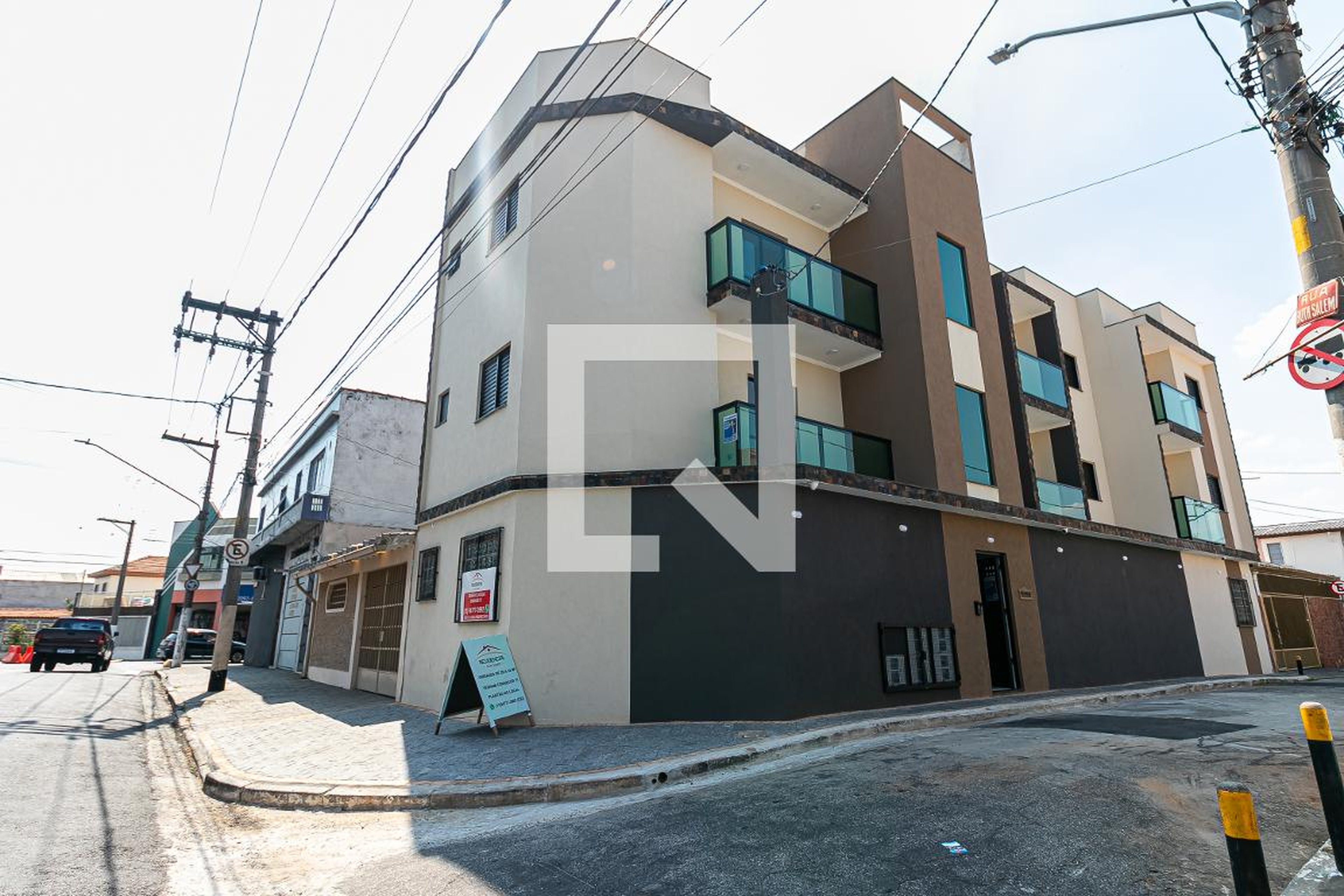 Fachada Condomínio em Rua Professor Pedreira de Freitas, 1339