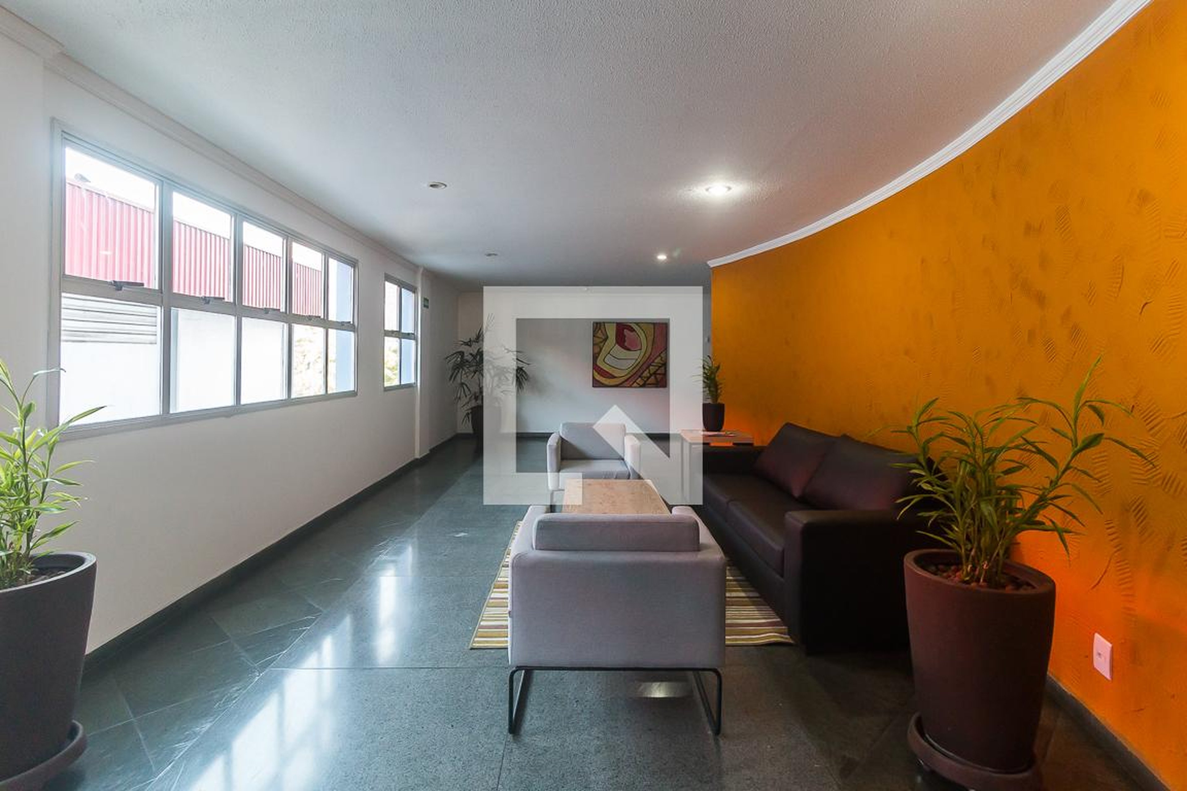 Hall de Entrada Condomínio em Rua Carneiro Leão, 76