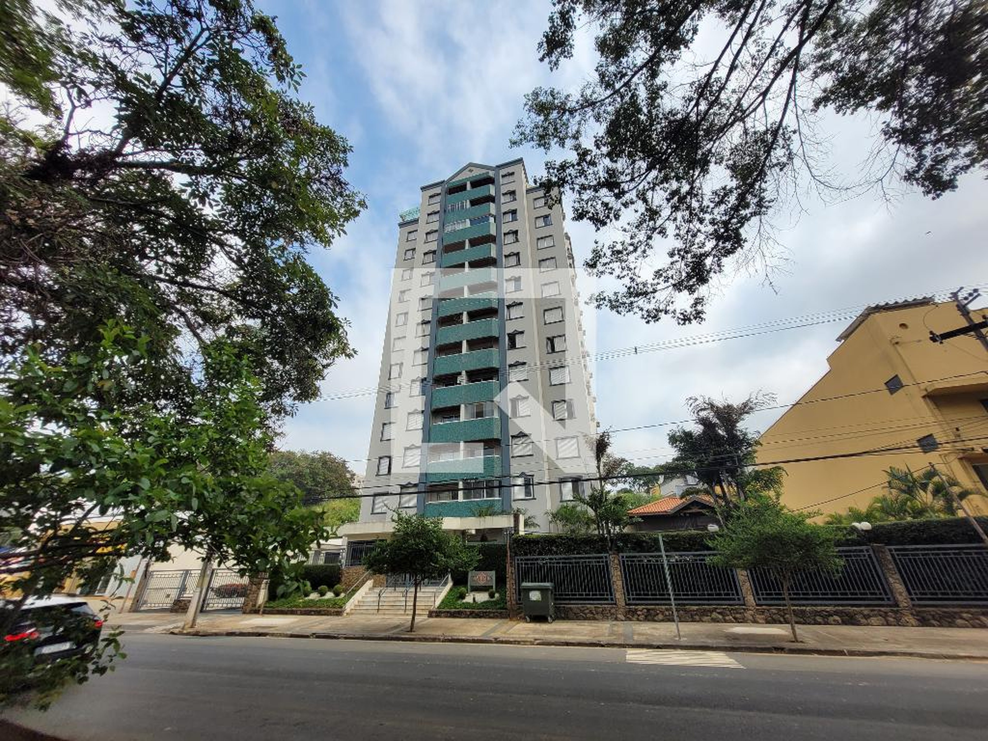 Fachada Condomínio em Avenida Orosimbo Maia, 2167