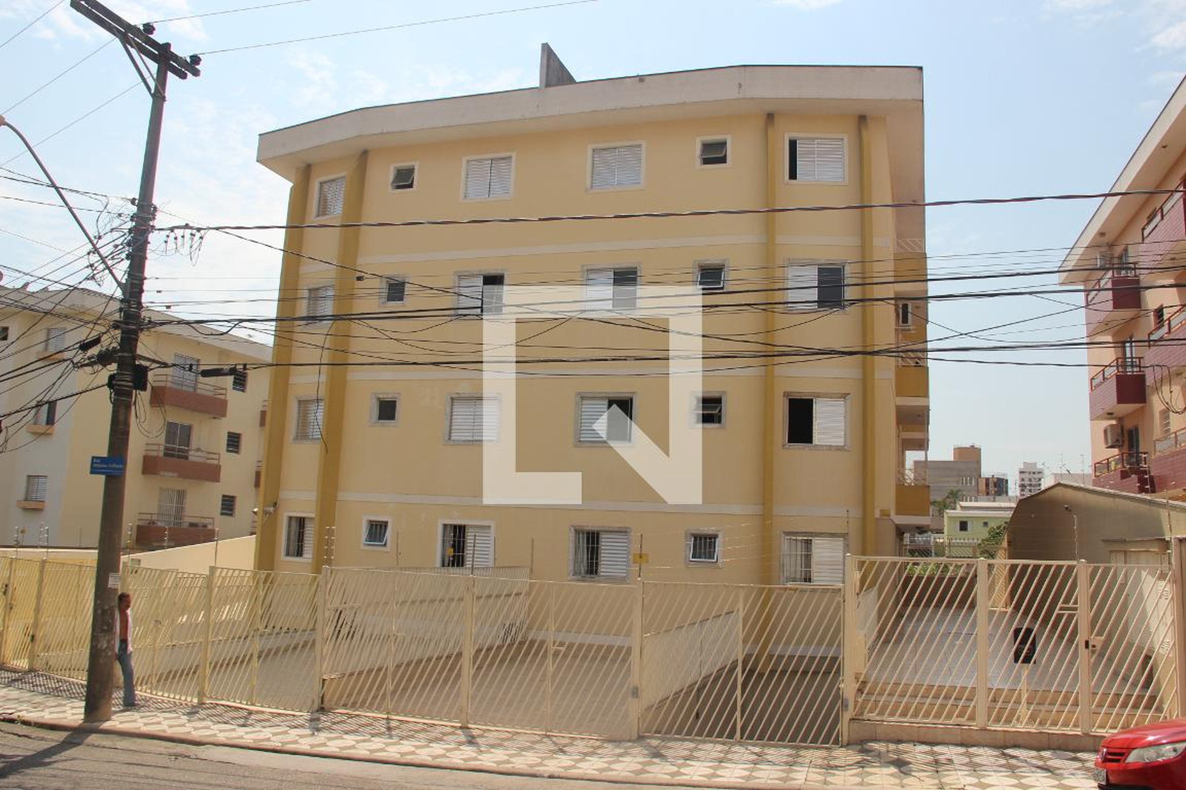 Fachada do Prédio Condomínio em Rua Antônio de Oliveira, 274