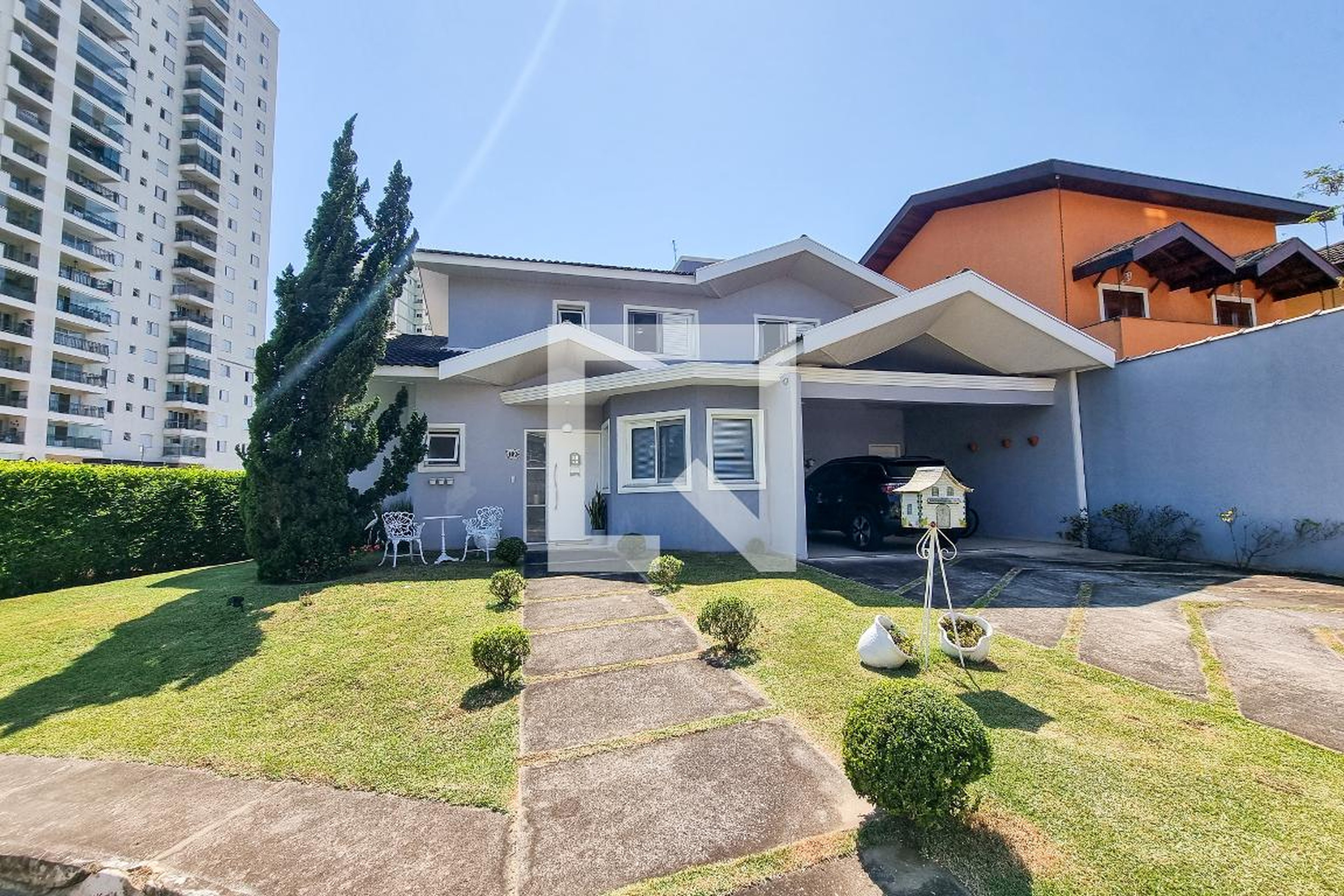 Fachada Condomínio em Rua Ilma Mendonça, 102