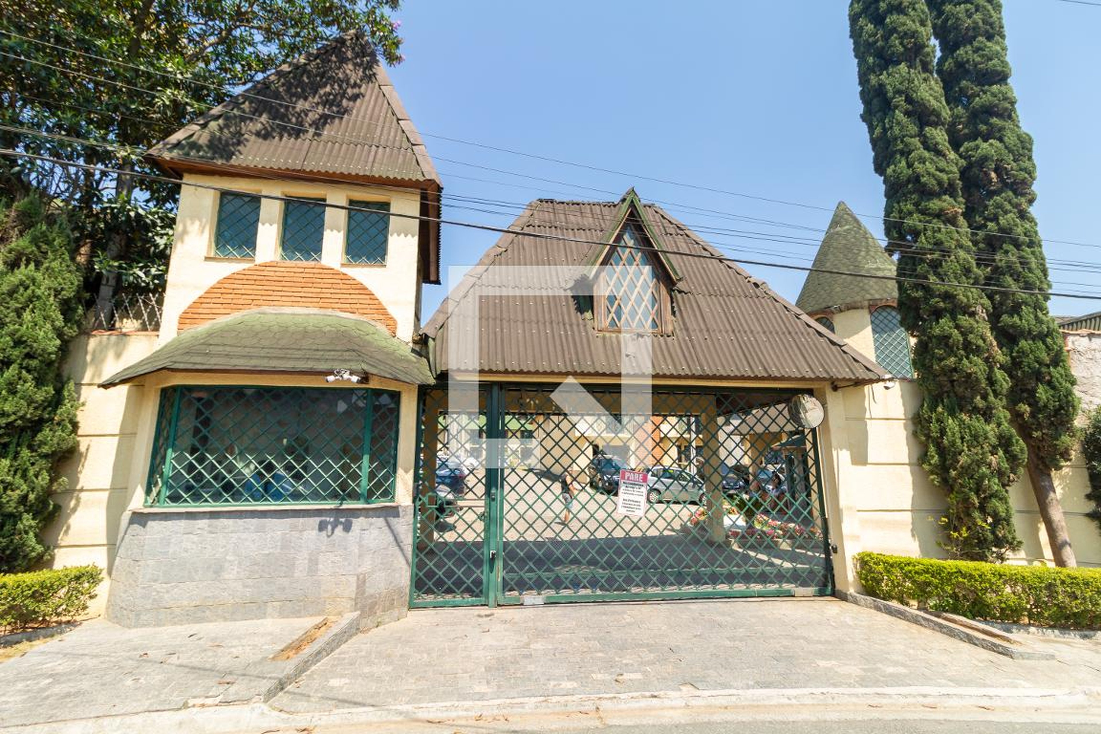 Fachada Condomínio em Rua São José, 85