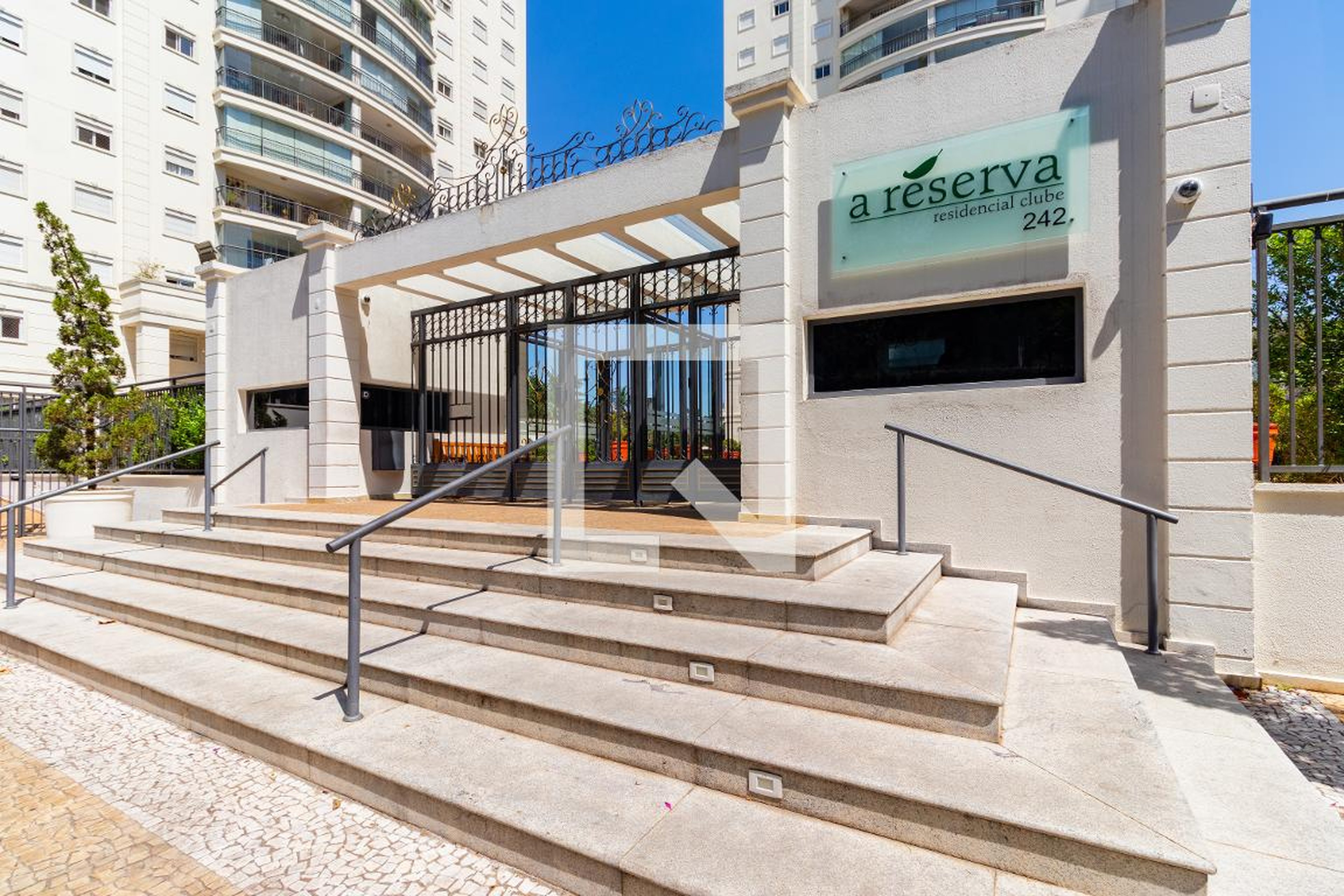 Fachada do Condomínio Condomínio A Reserva