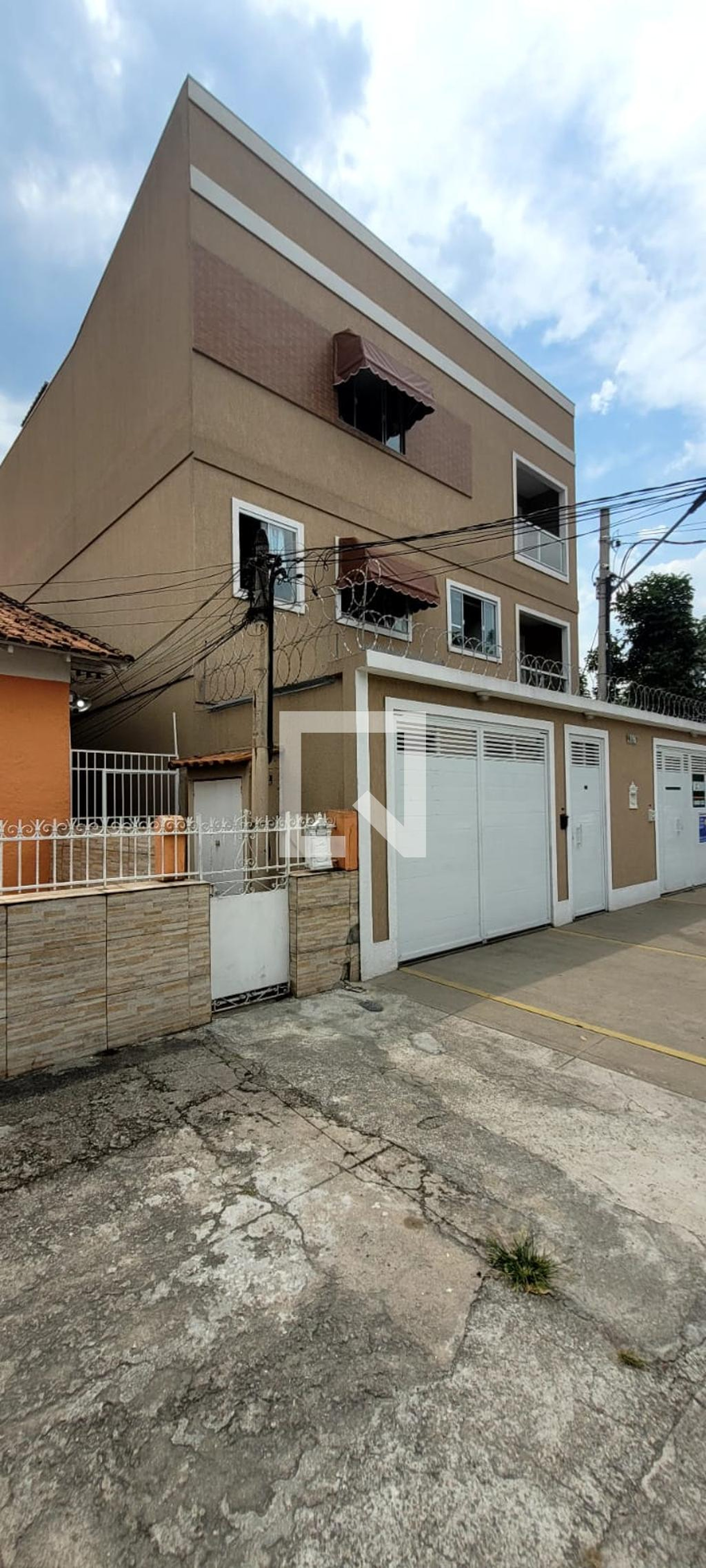 Fachada Condomínio em Rua Capintuba, 196