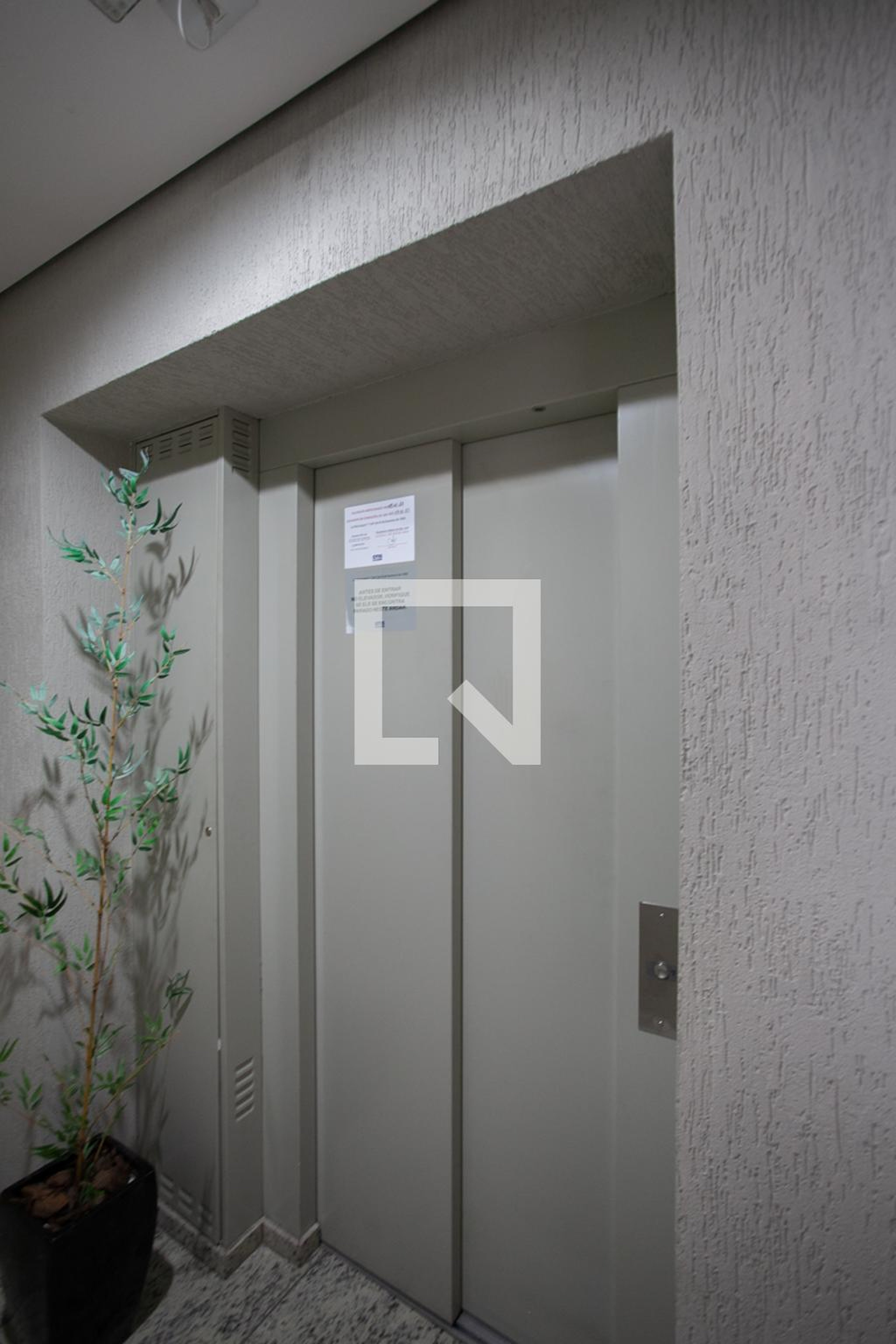 Elevador - Edifício Jordânia