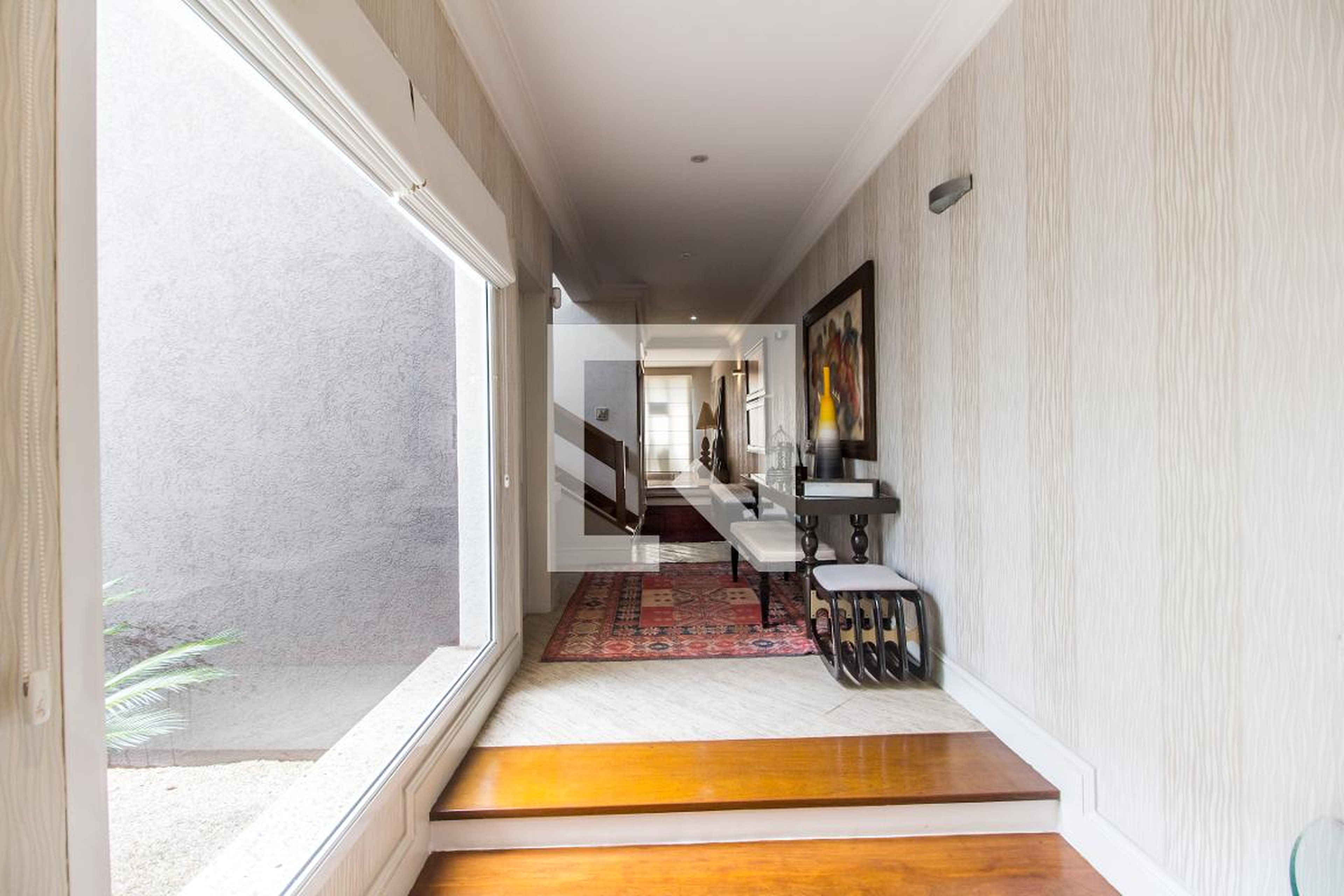 Entrada Condomínio em Alameda Guaíba, 82