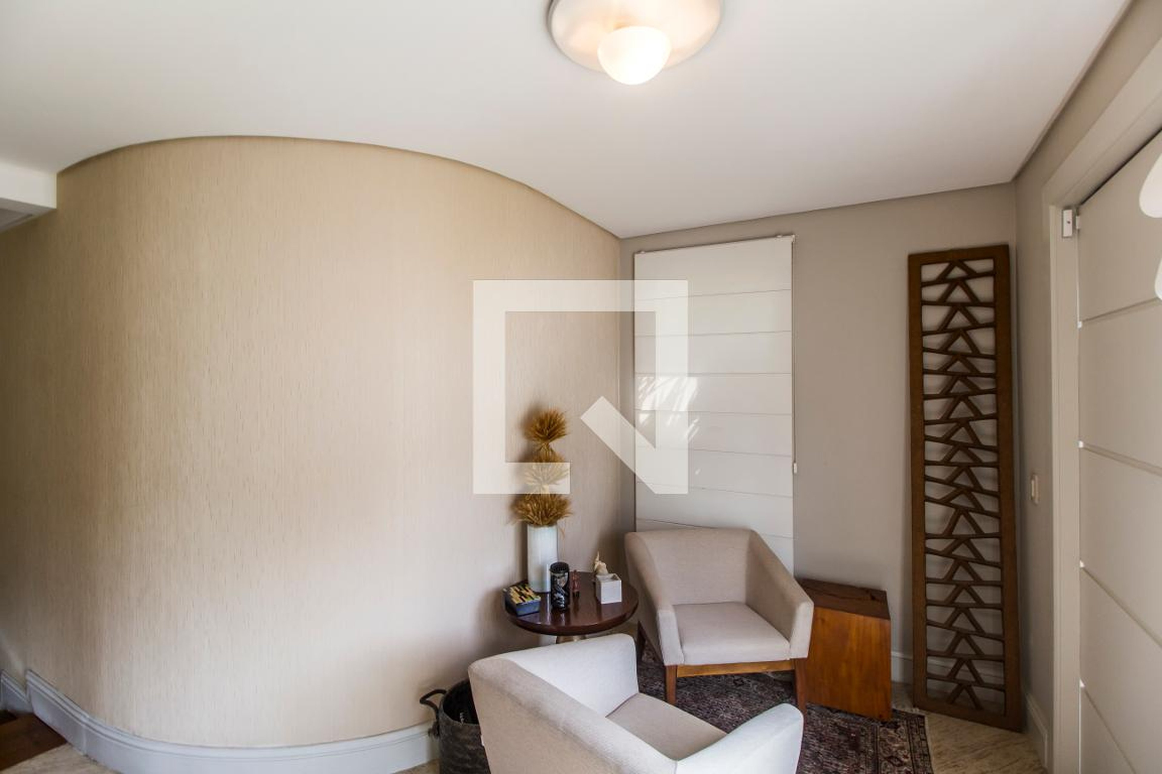 Hall de entrada Condomínio em Alameda Guaíba, 82