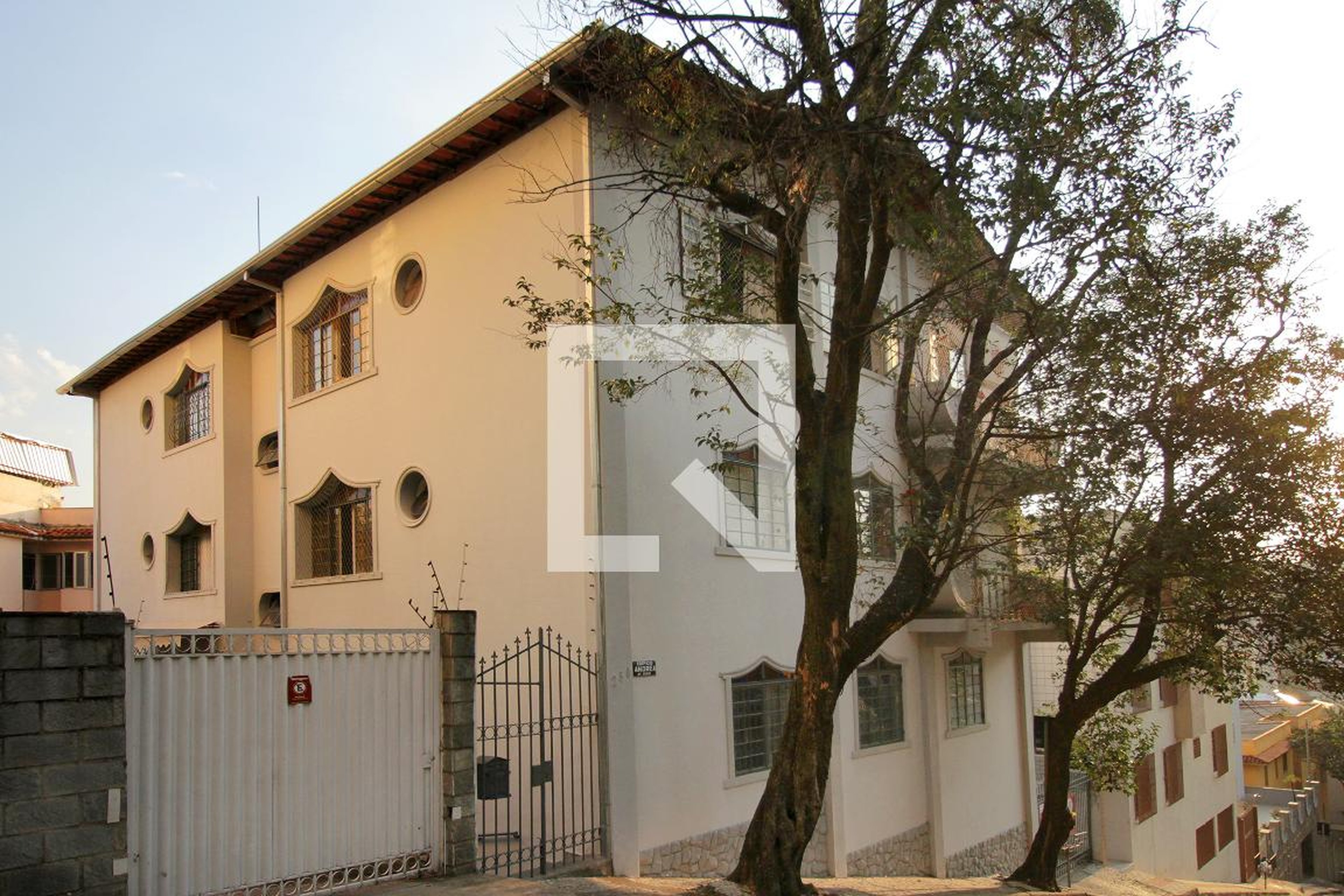 Fachada Condomínio em Rua Guilherme de Almeida, 280