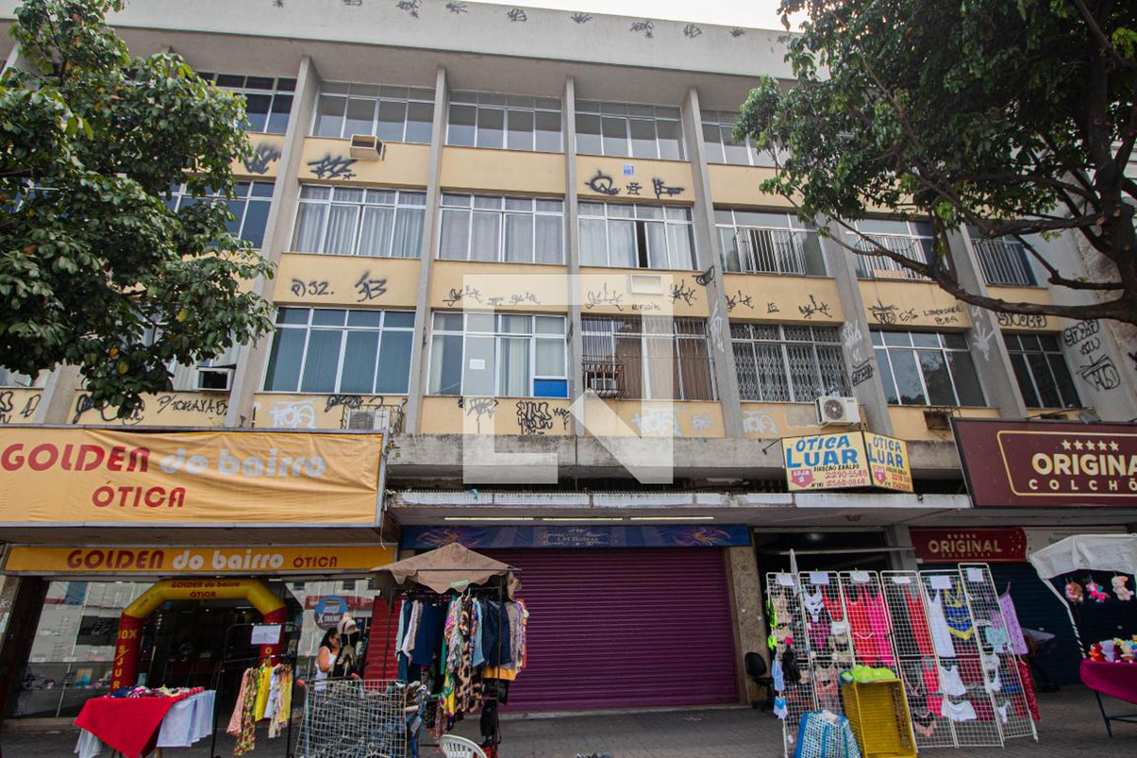 Fachada do Prédio Condomínio em Avenida Brás de Pina, 110