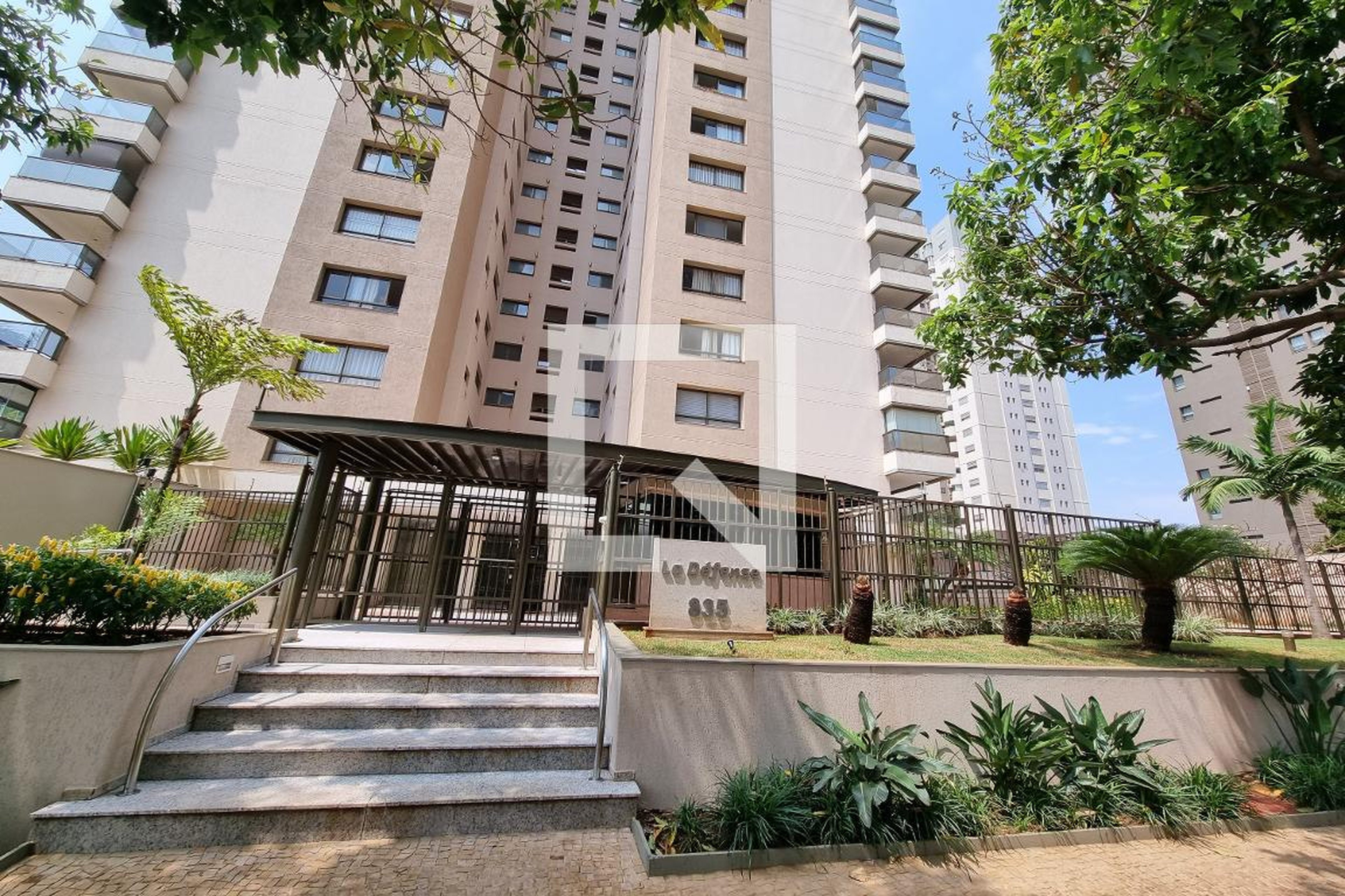 Fachada Condomínio em Rua Doutor João Gomes Rocha, 835