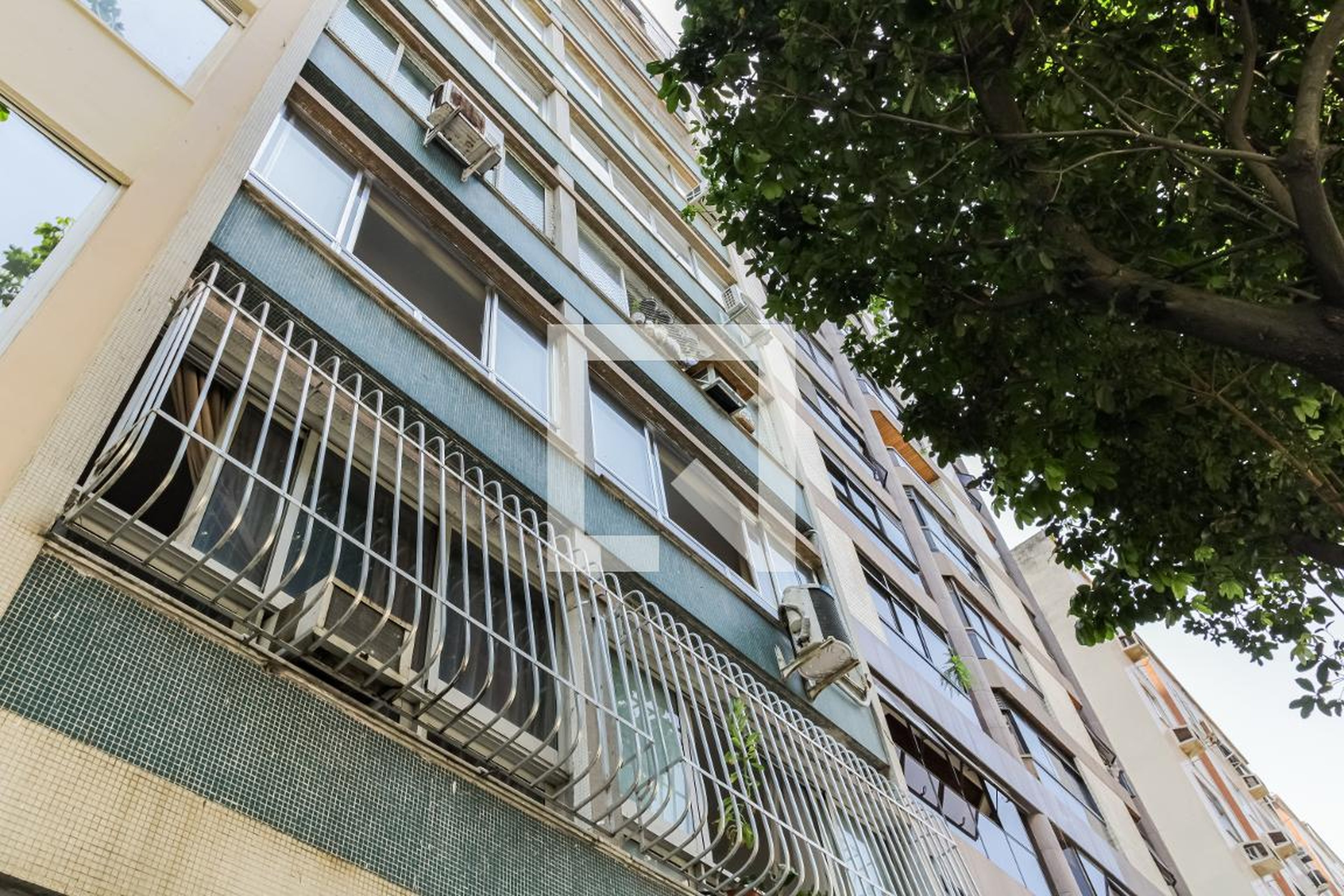 Fachada do Prédio Condomínio em Rua Raul Pompéia, 30