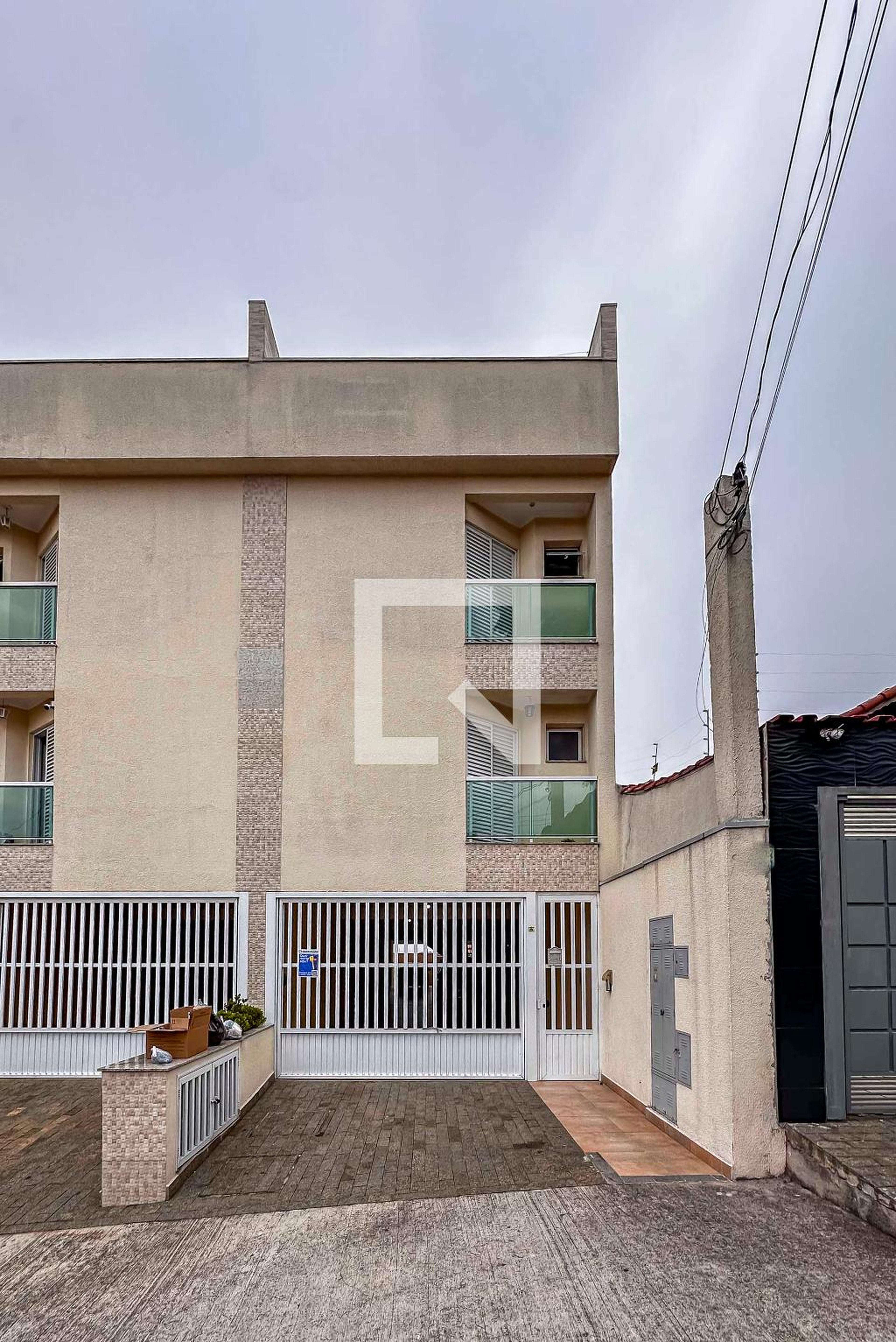 Fachada Condomínio em Rua África, 85