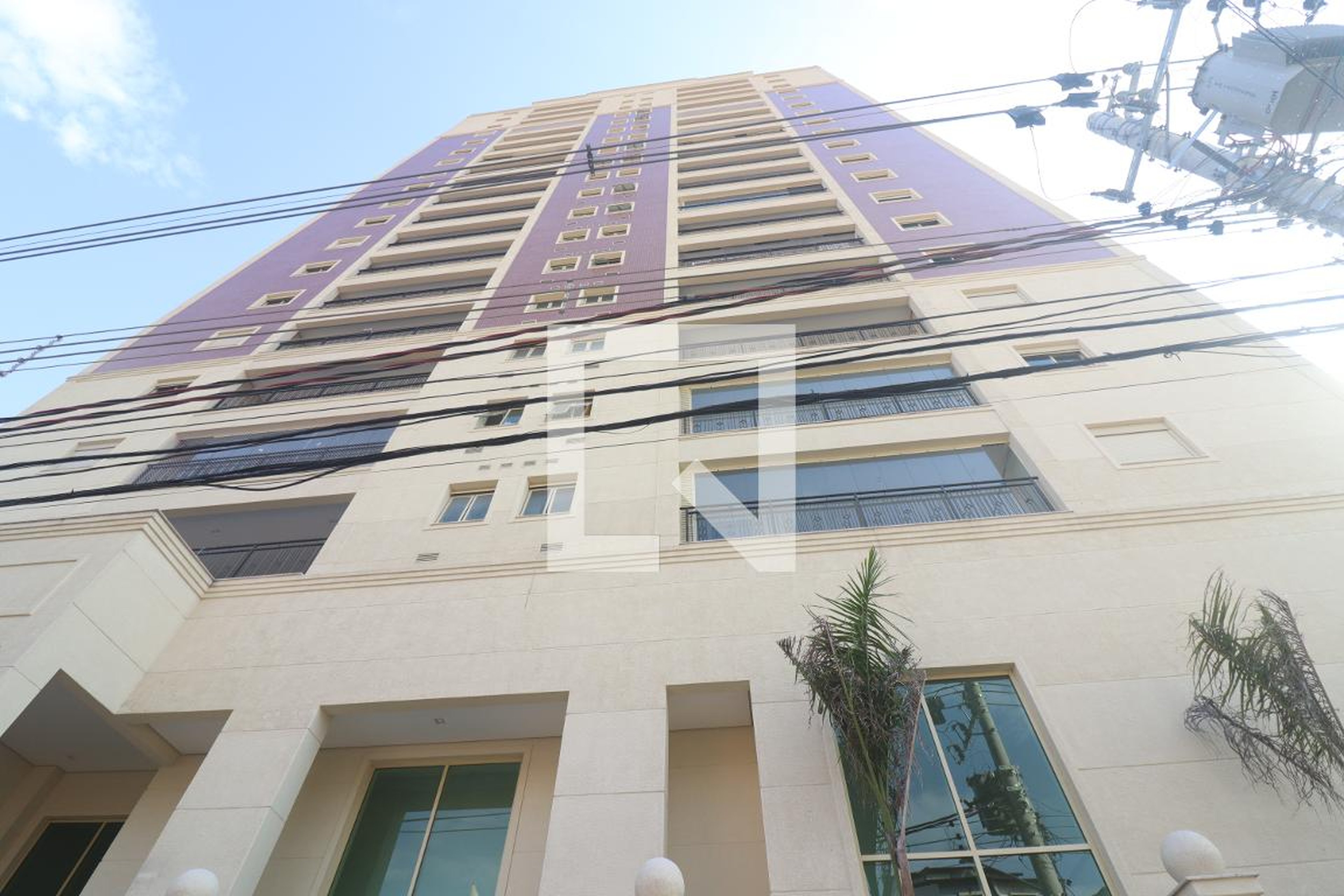 Fachada do prédio Condomínio em Rua Almirante Noronha, 233