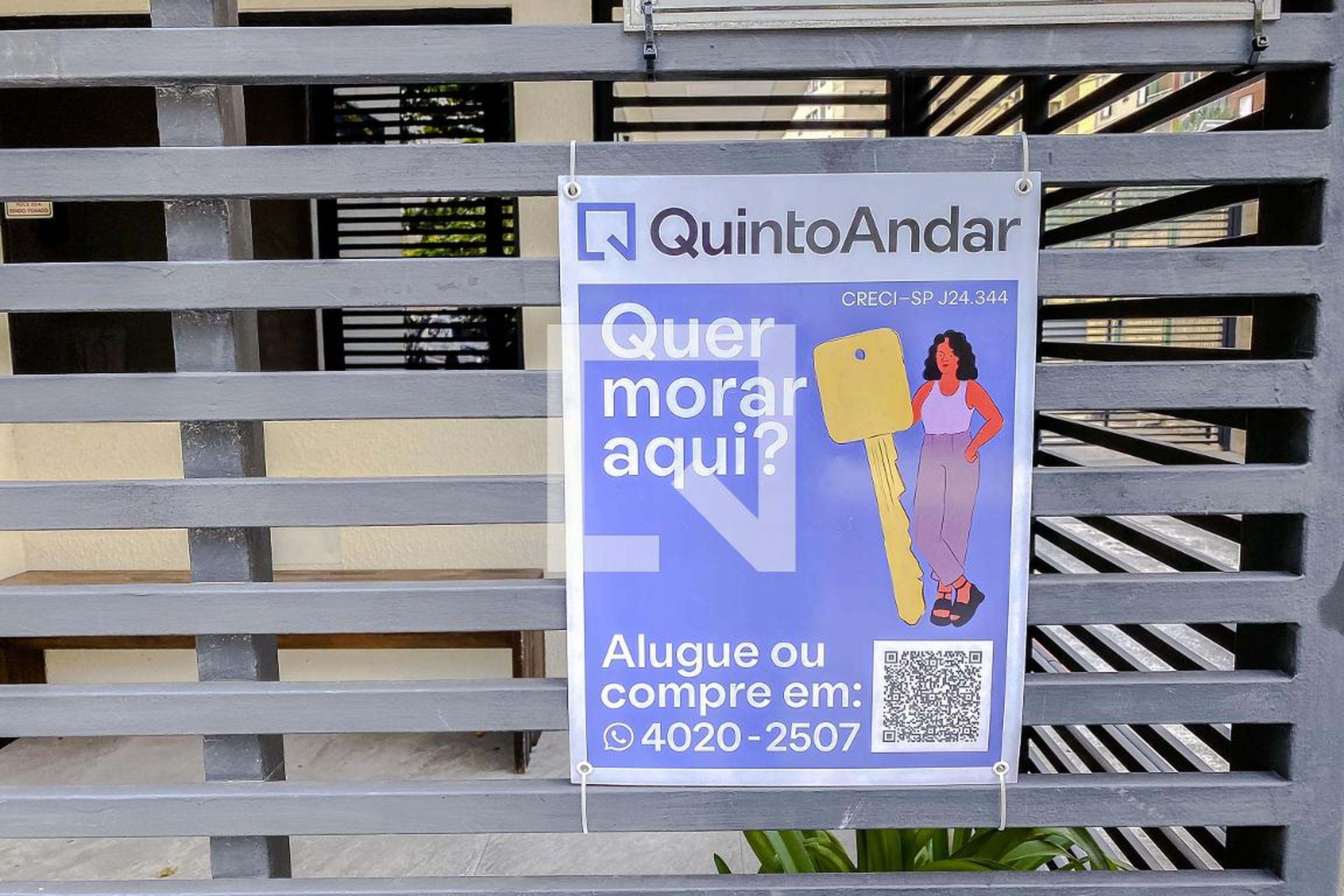 Fachada Condomínio em Rua Gomes Cardim, 647