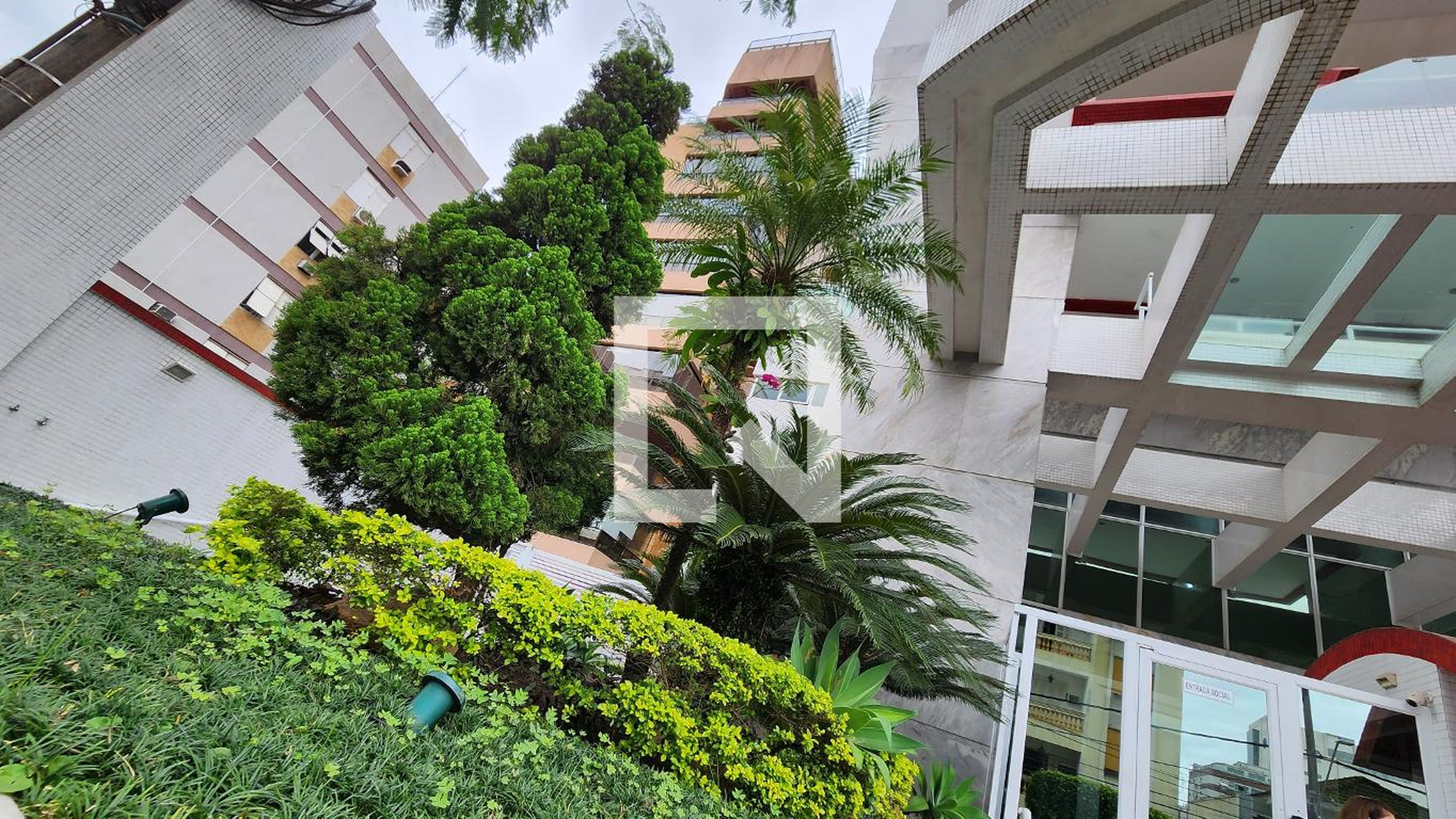 Fachada do Prédio Condomínio Avignon