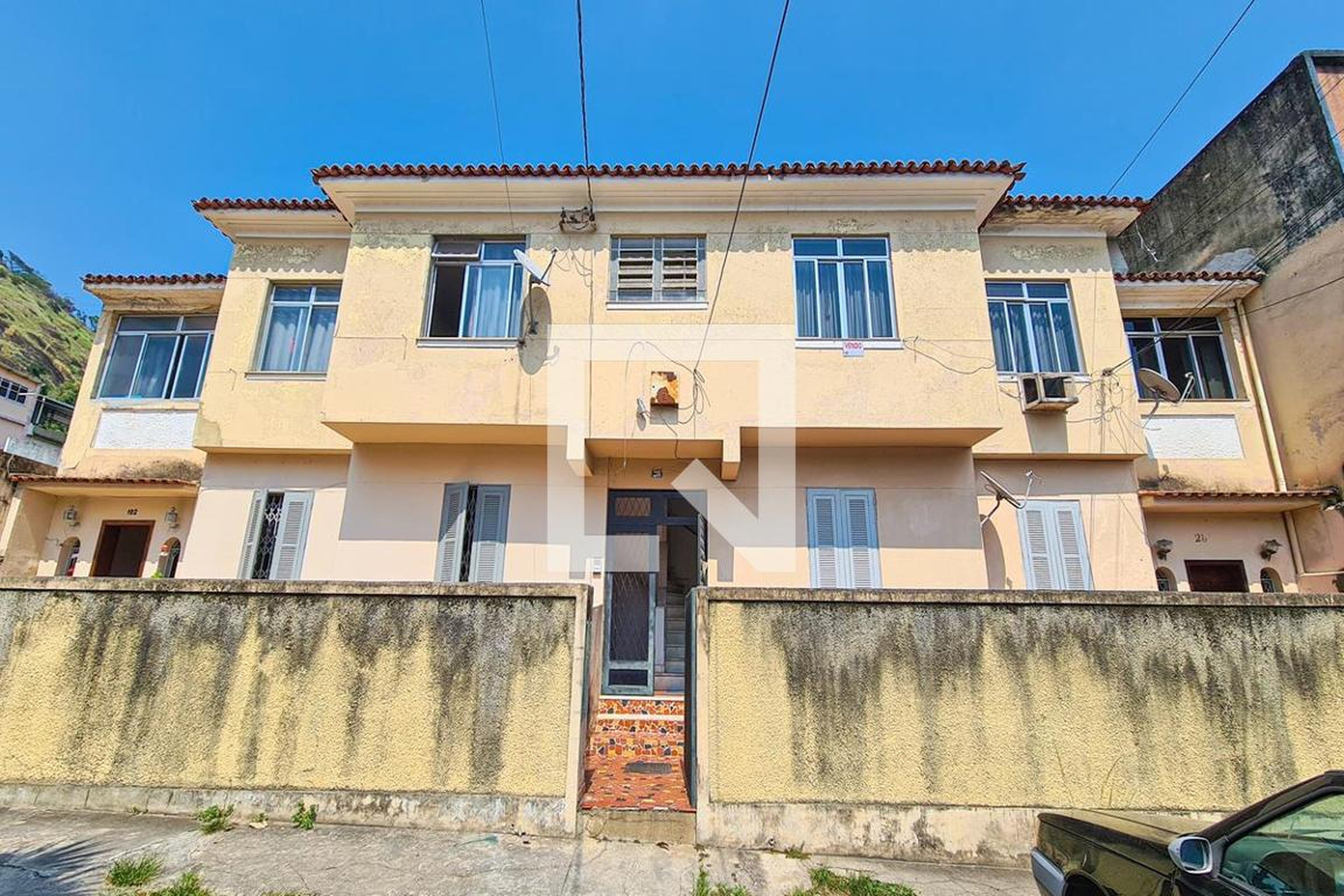 Fachada Condomínio em Rua Milão, 55