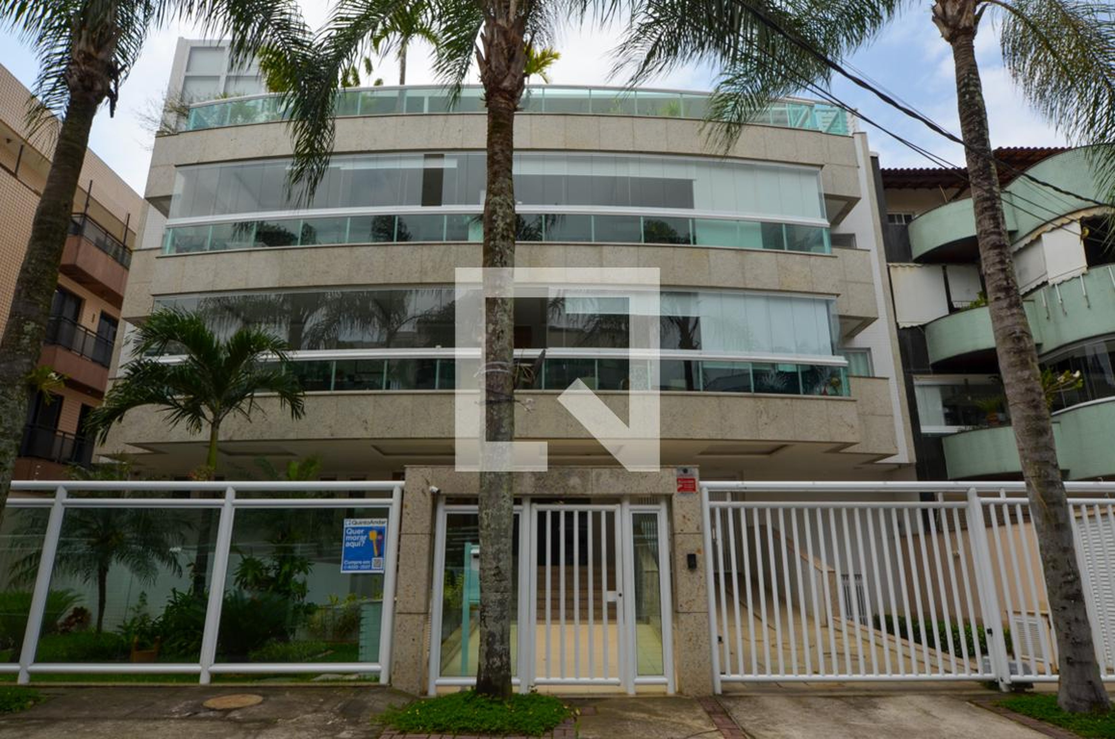 Fachada do Prédio Condomínio em Rua Humberto Cozzo, 56