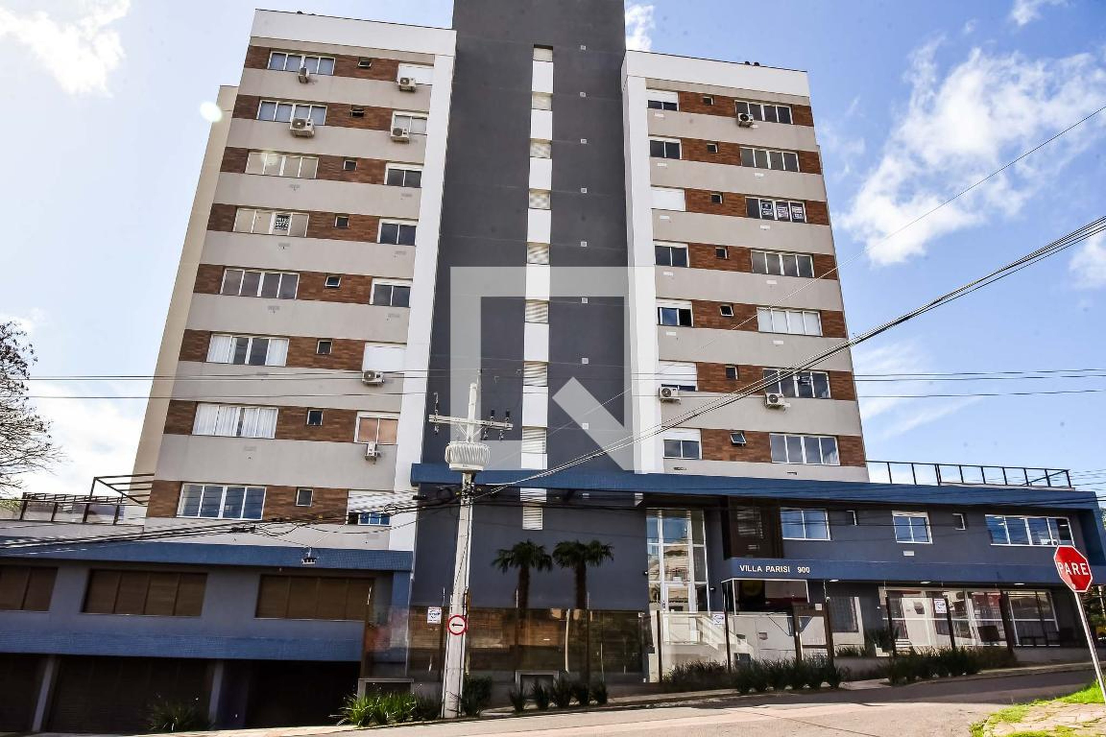 Fachada do Prédio Condomínio Villa Parisi